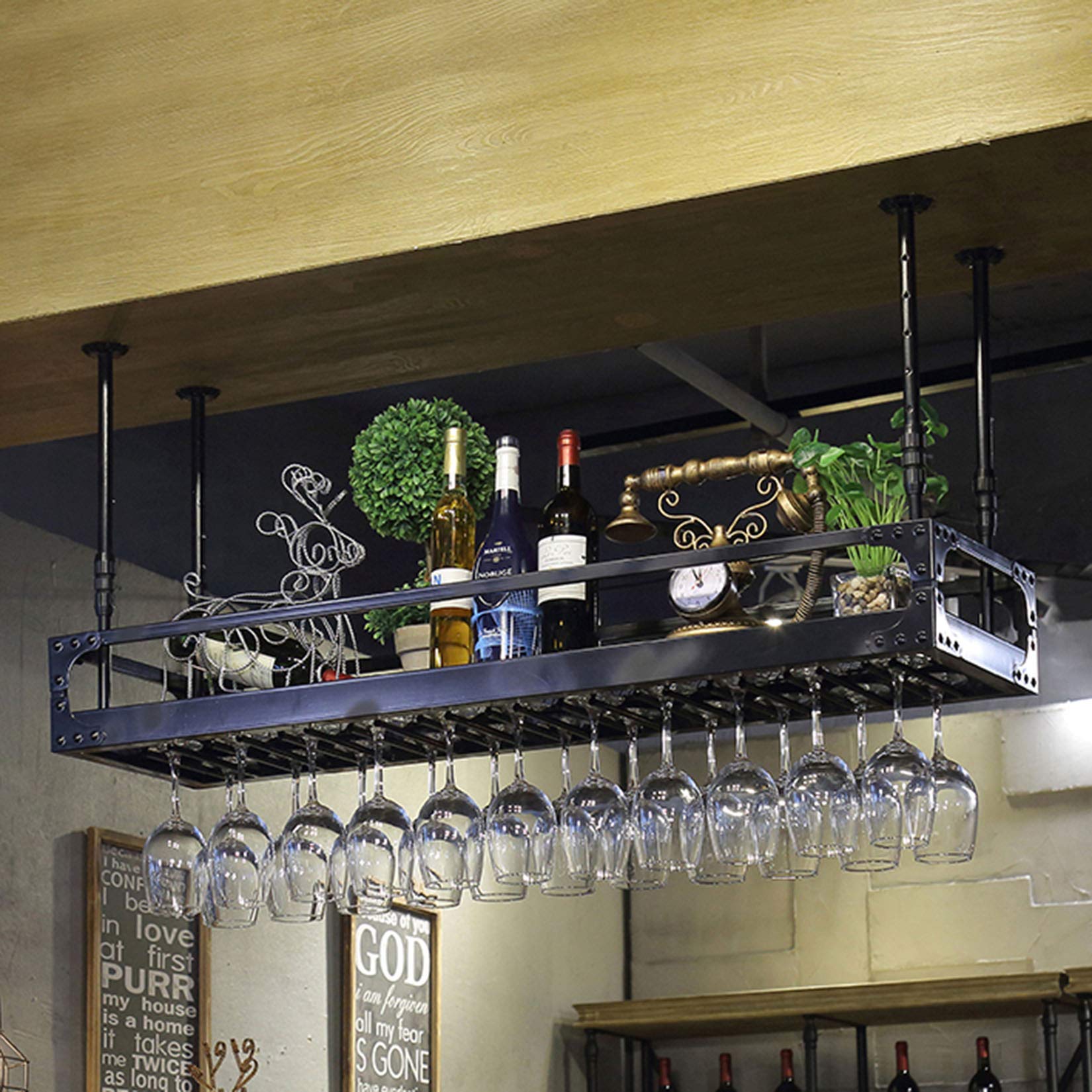 Casier à vin suspendu en inox robuste assurant un rangement sécurisé des verres