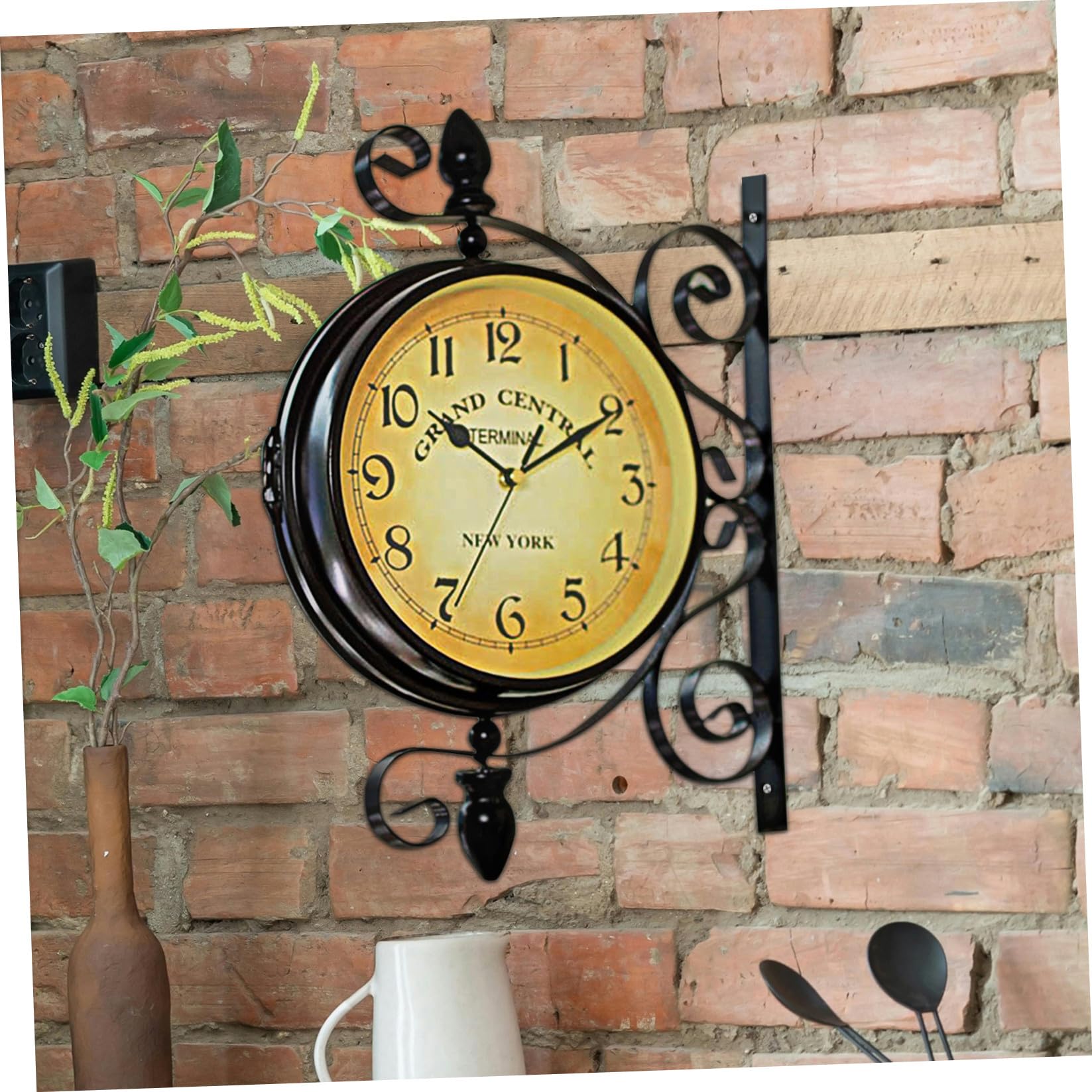 PRETYZOOM Doppelseitige Wanduhr Vintage aus Eisen Geräuschlos mit 360 Grad Drehung Antike Dekorative Zweiseitige Uhr für Wohnzimmer und Jubiläen