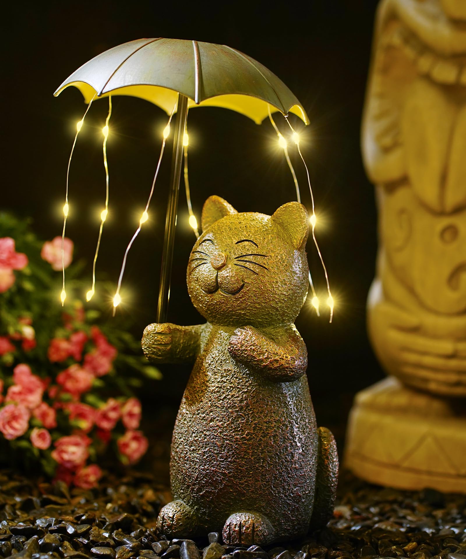 Yeomoo Katzen Deko mit Solar LED Regenschirm Gartendeko - Lustige Katzenfigur mit Solar Lichterkette Aussen - Geschenk für Frauen Mama Katzenliebhaber - Garten, Terrasse, Wohnzimmer Deko Kupfer
