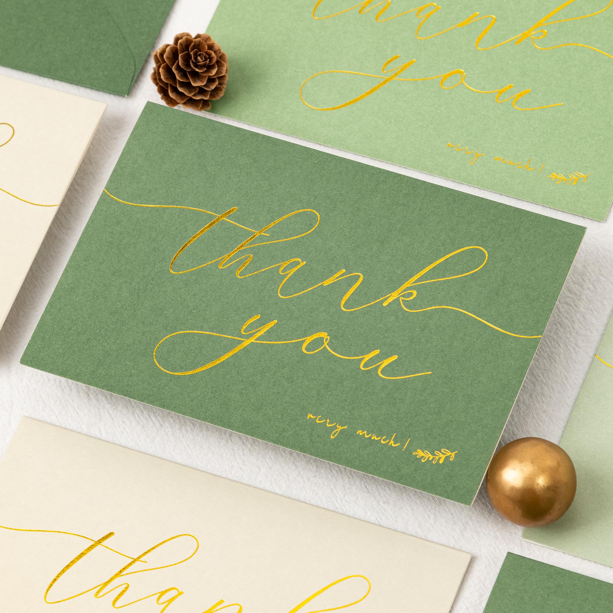 Crisky Lot de 50 cartes de remerciement vert sauge avec 50 enveloppes et 50 autocollants. Cartes de vœux simples, chics et élégantes. Parfaites pour : mariage, affaires, anniversaire, remise de