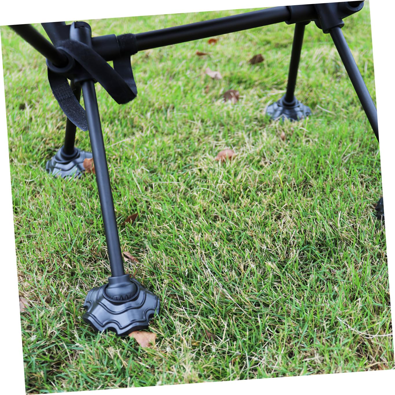 Embouts de Protection pour Pieds de Chaise de Camping en Plastique Noir, Lot de 4, Antidérapants et Empêchant L'enfoncement pour Tables et Chaises en Extérieur