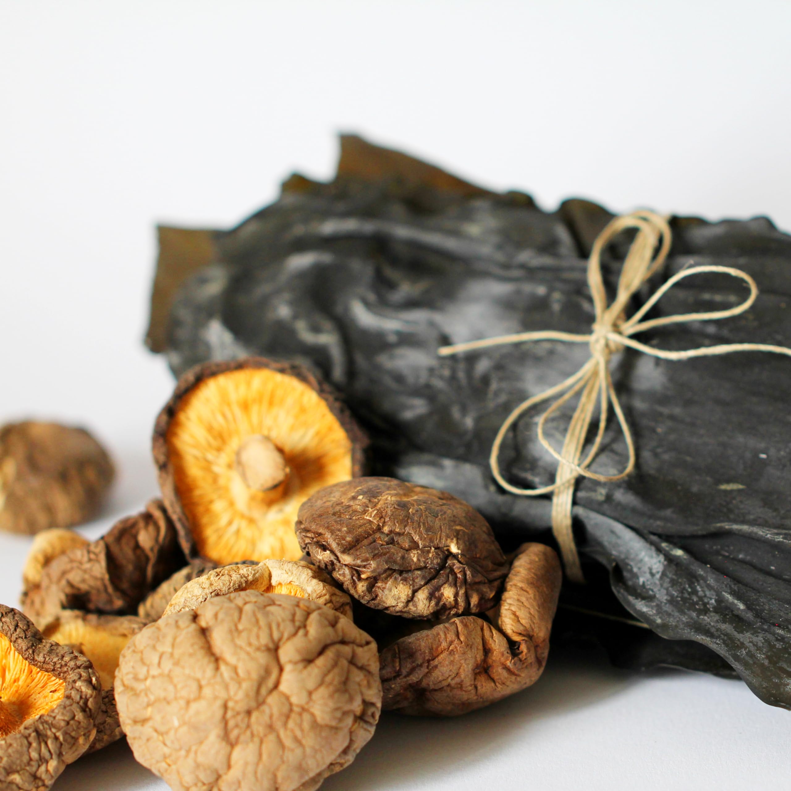 FUJIMAN Dashi bulion w torebkach, gotowy do użycia | zestaw dashi z shiitake i kombu – japoński bulion przyprawowy | wegański, bezglutenowy, bez laktozy, bez wzmacniaczy smaku (5 x 8 g)