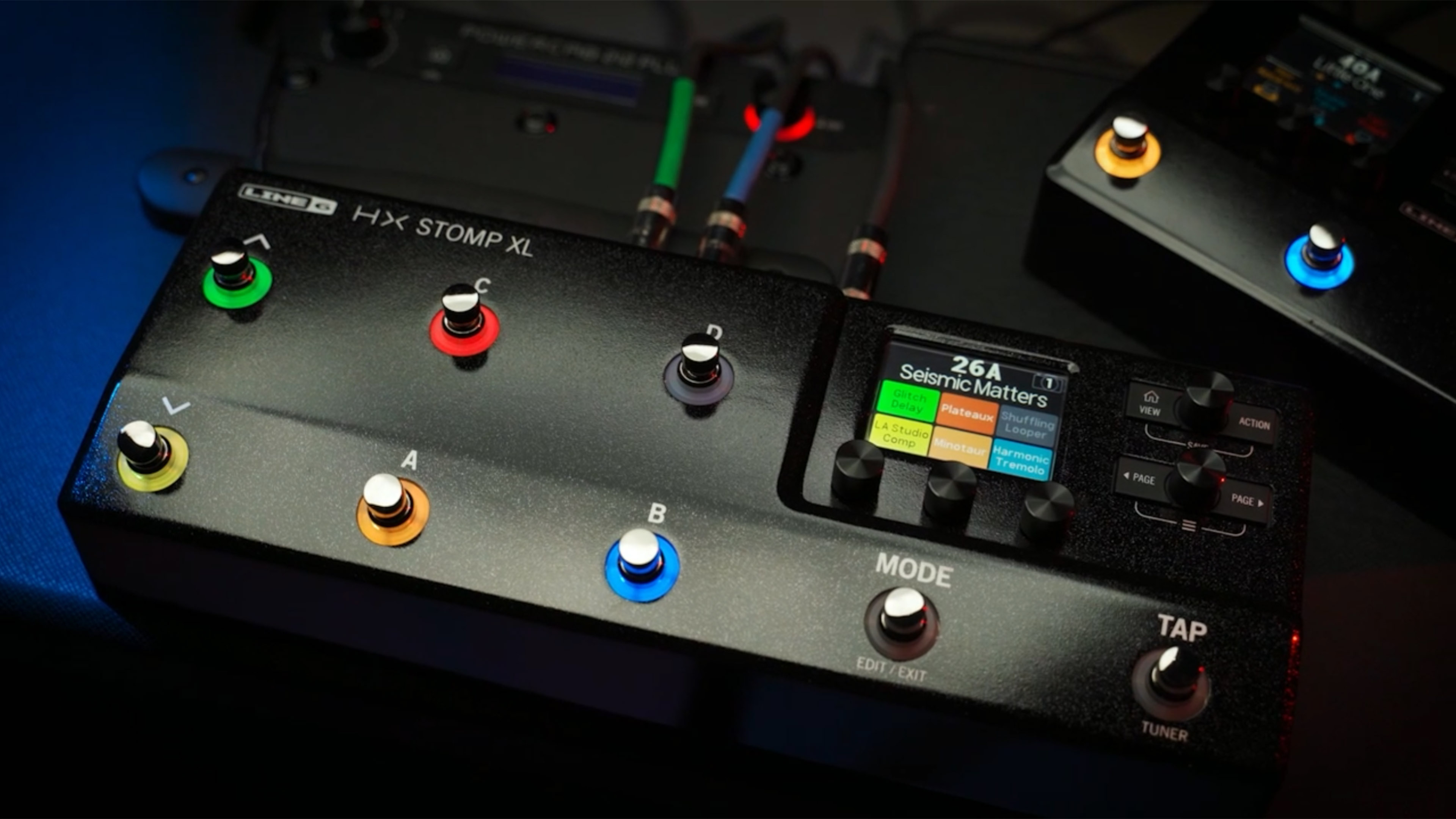 Line 6 HX Stomp XL Guitar and Bass Multi Effects Pedal and