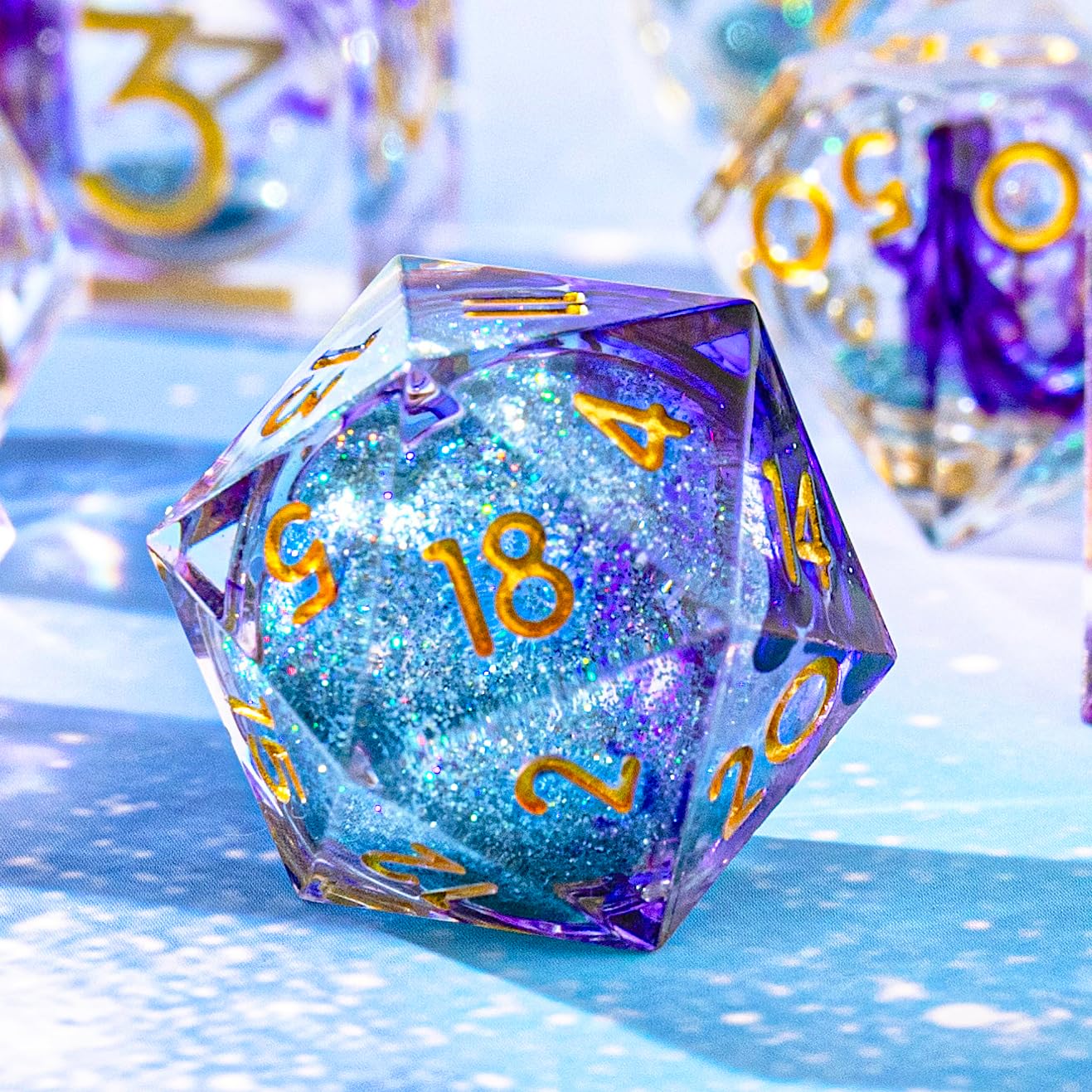 YEMEKO Single Liquid Core D20 Dice - 22mm, 20 Sided D&D Dice for Dungeons and Dragons, RPG, Roleplaying Games MTG Table Games, Handmade Polyhedral Dice with Resin Sharp Edge (Blue Purple)