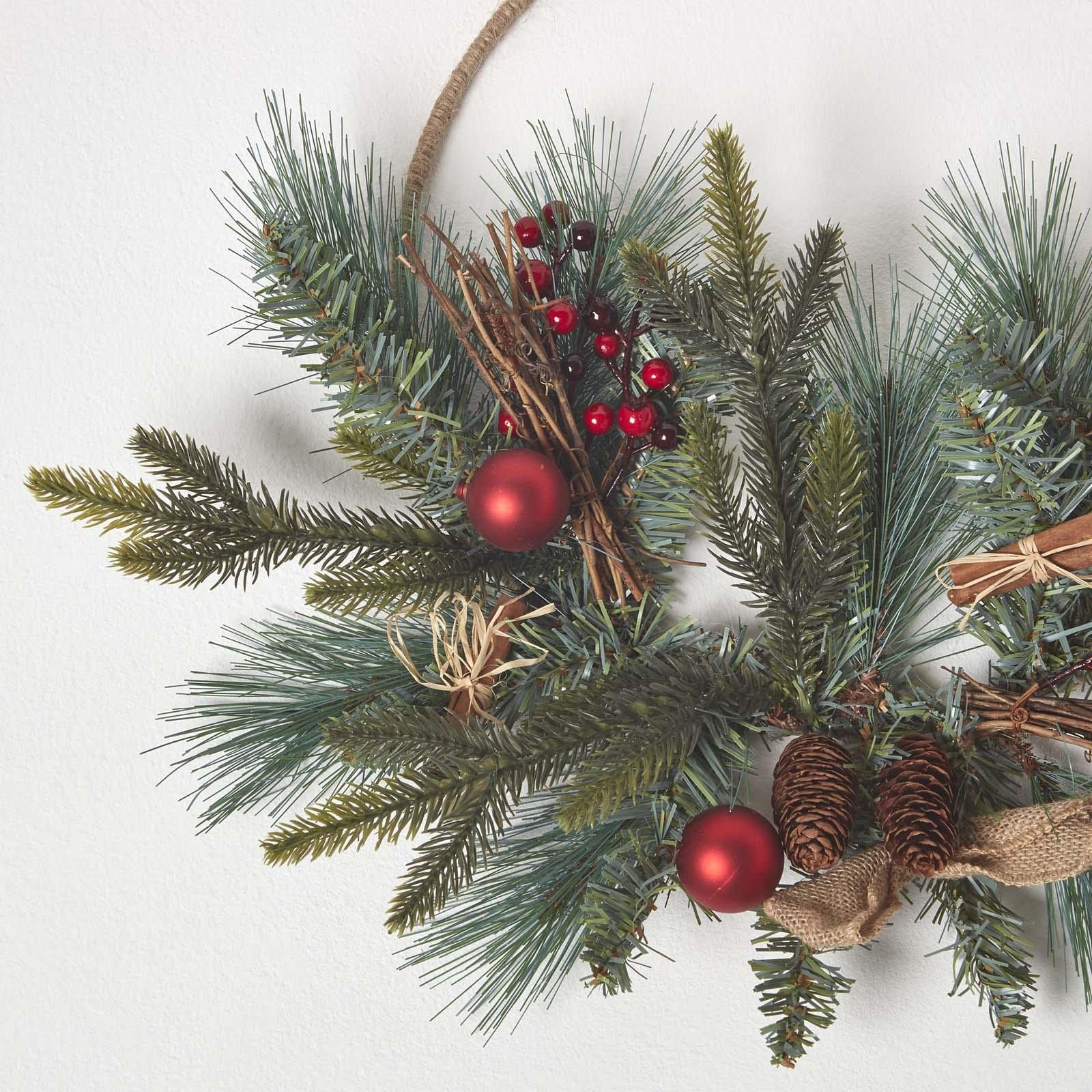 HOMESCAPES Couronne de Noël Feuillage en Sapin Artificiel, Décoration de Noël 50 cm