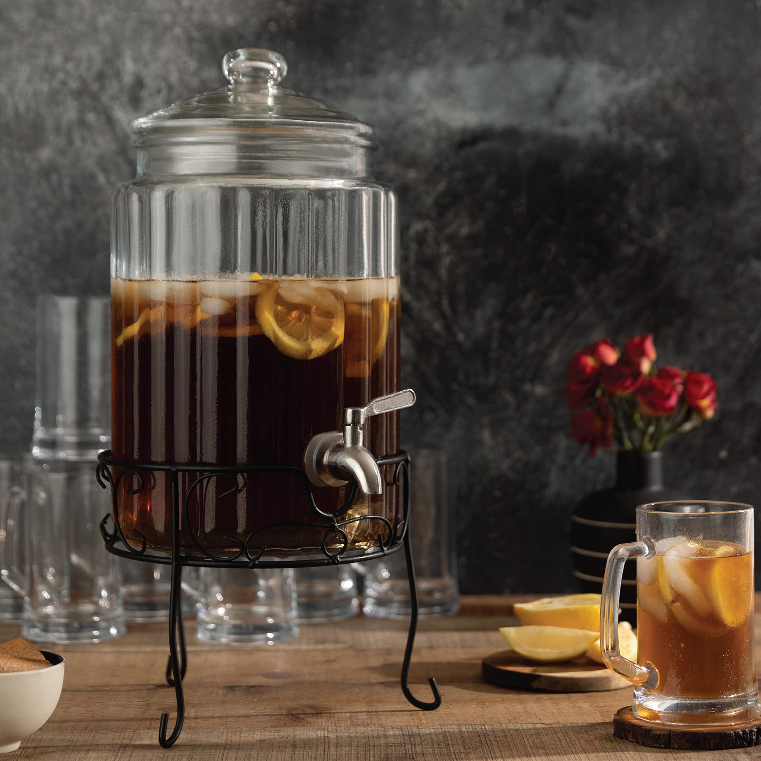 Dispensador de bebidas de vidrio de 1.5 galones con espiga de acero inoxidable en soporte de metal, dispensador de bebidas Mason para fiestas, té solar, té helado, agua o kombucha