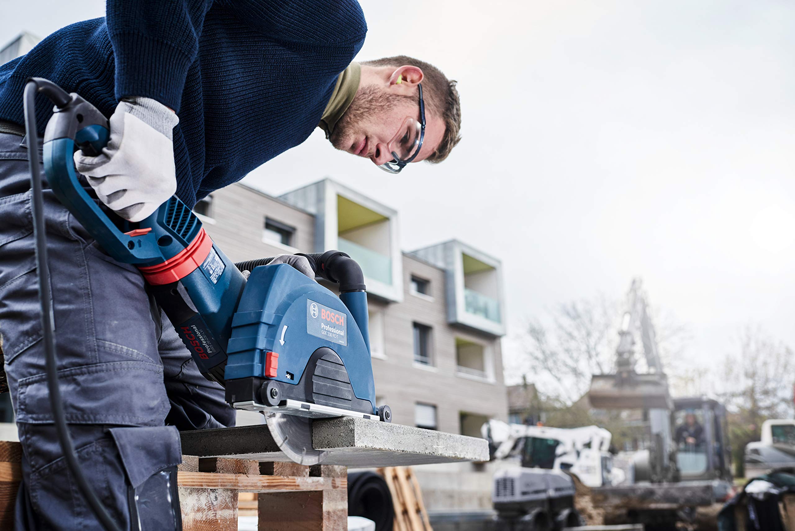 Bosch Professional diamentowa tarcza tnąca Standard for Universal (do materiałów budowlanych, Ø 230 mm, akcesoria szlifierki kątowej)