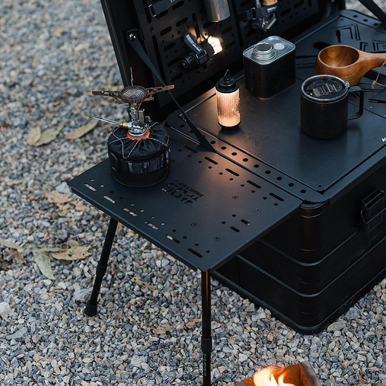 Wandern, Rucksackreisen, Grillen, Hängelampenständer, vielseitiger Outdoor Tisch mit Haken, Aufbewahrung für Kochutensilien, Outdoor Kochen,