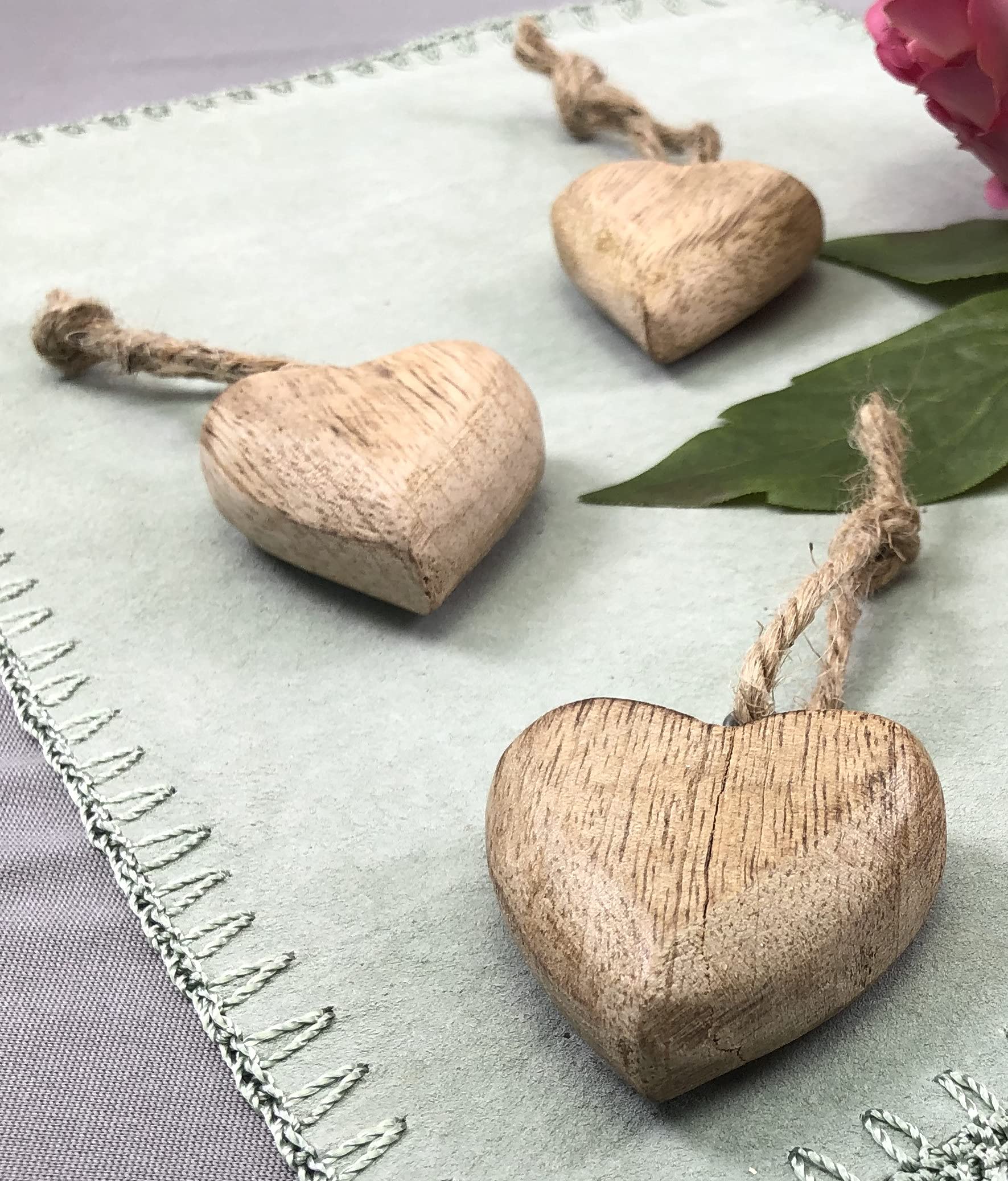 Lot De 10 Pendentifs Cœurs En Bois Avec Ruban Jute - Décoration Mariage Et Cadeaux