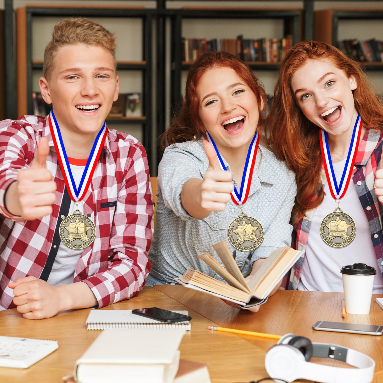 Quelay 30 medallas de premio de 2 pulgadas, medallas de oro a granel con cintas para el cuello, trofeo de metal, regalo para torneos, competiciones, fiestas, niños y adultos (escritura)