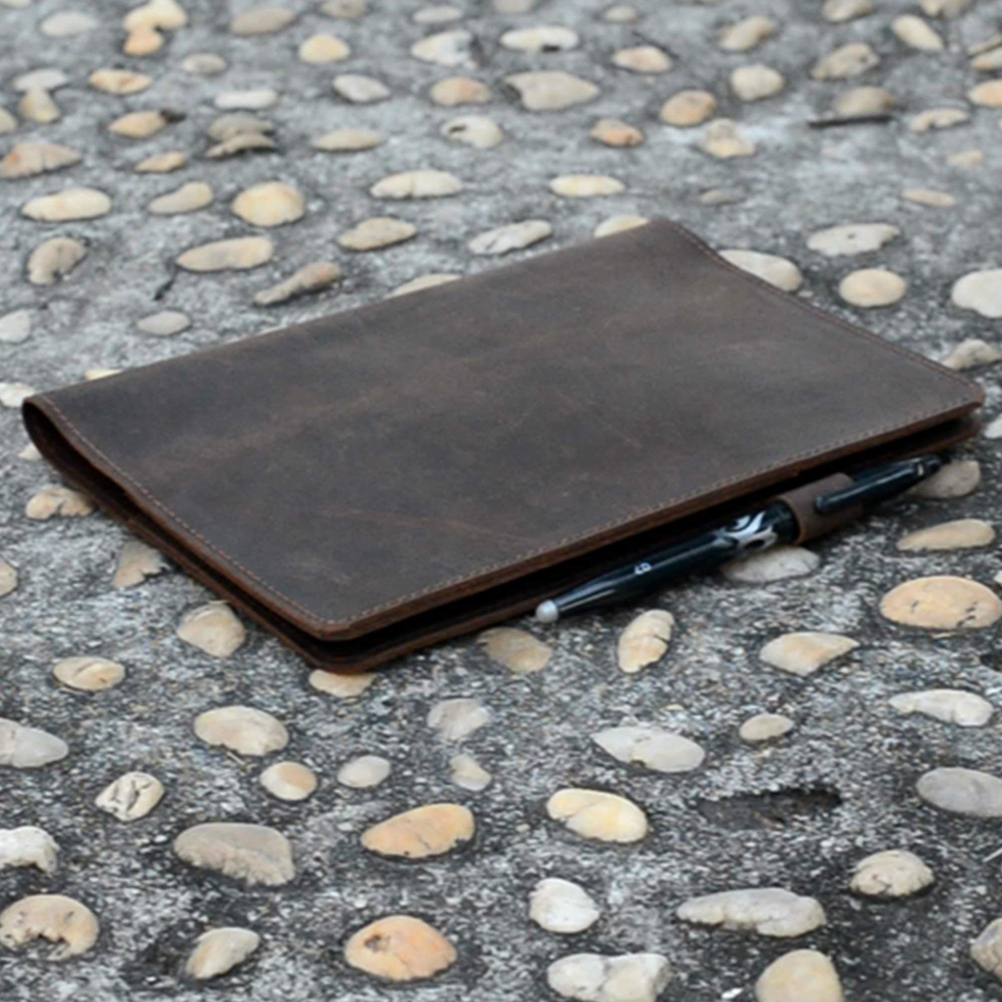 JJNUSA Étui pour carnet de notes en cuir véritable vieilli fait à la main pour Everlast, Fusion, Wave Moleskine, A4 avec passant pour stylo 27,9 x 21,6 cm