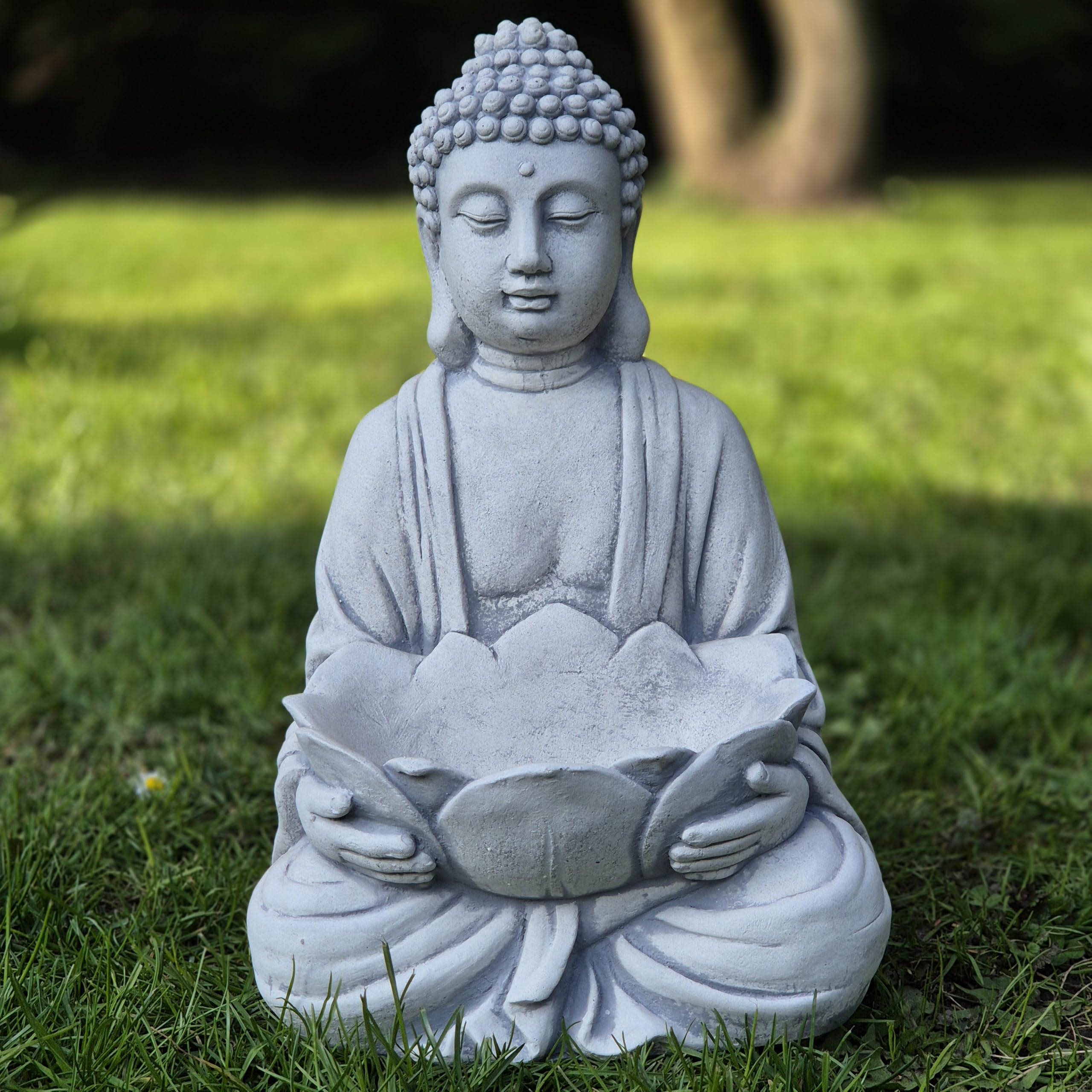 FABRIQ Buddha con Vaso da Fiori 30 cm – 6 kg in Ghisa – Resistente alle Intemperie – Scultura da Giardino Zen