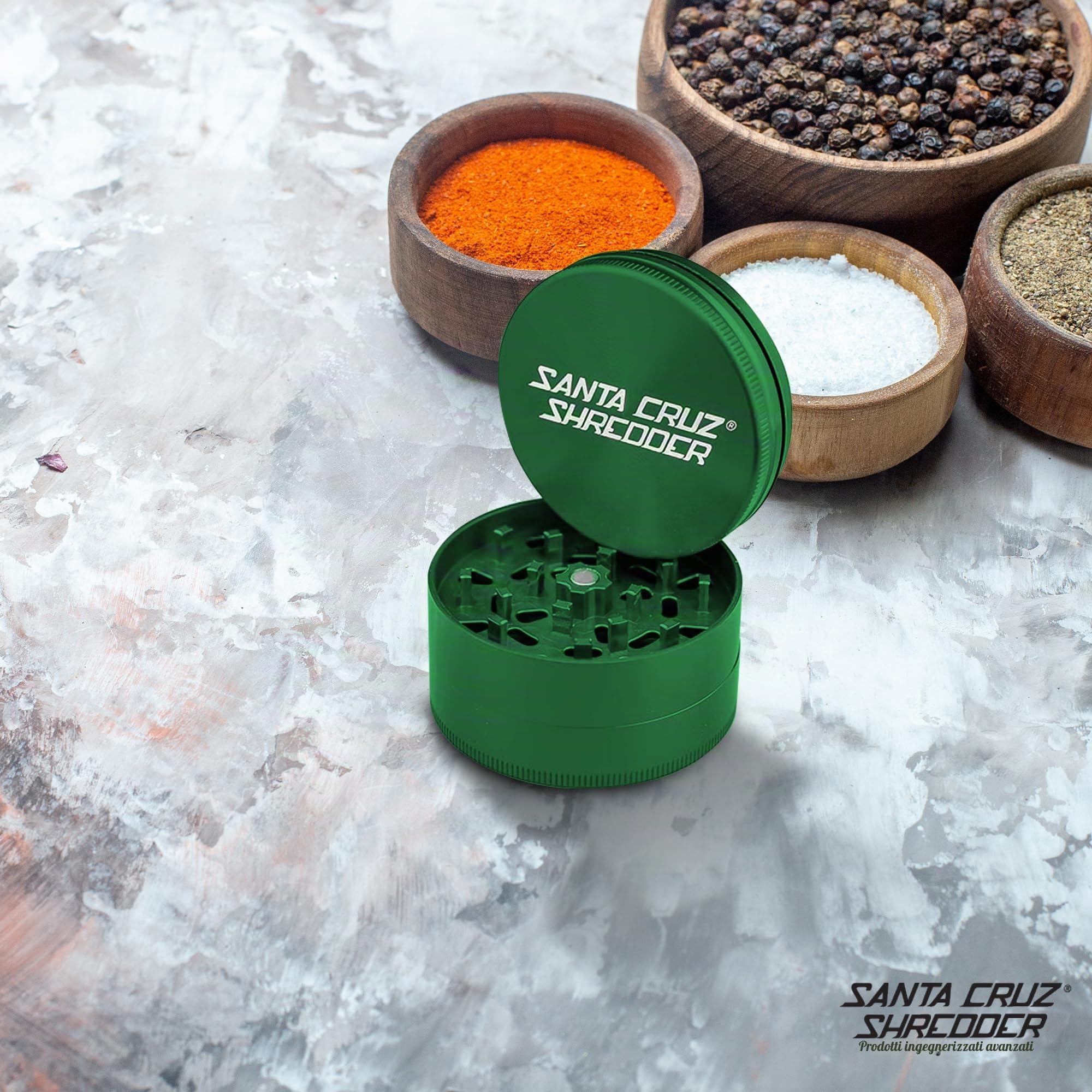 Santa Cruz Shredder Macinino in metallo per erbe aromatiche con parte superiore zigrinata per una presa più forte, 3 pezzi, grande, 6,9 cm, verde