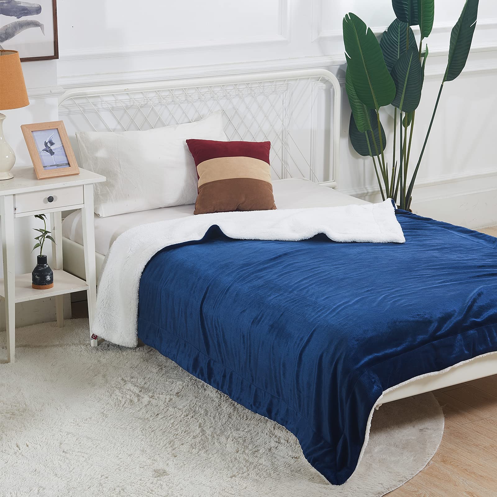 SOCHOW Sherpa Decke Marine Blau zweiseitige Wohndecken Kuscheldecken, extra Dicke warm Sofadecke/Couchdecke aus Sherpa, 220 x 240 cm super flausch Fleecedecke als Sofaüberwurf oder Wohnzimmerdecke