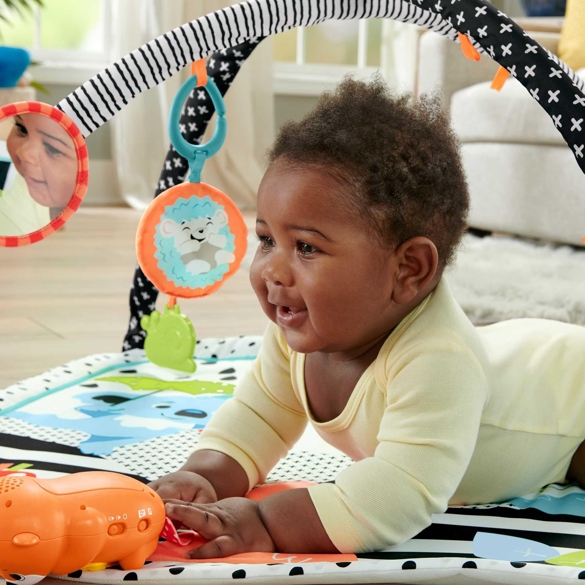 Fisher-Price Alfombra Gimnasio 3 en 1, Estampado animalitos Divertidos, Manta para bebé recién Nacido con Accesorios (Mattel HBP41)