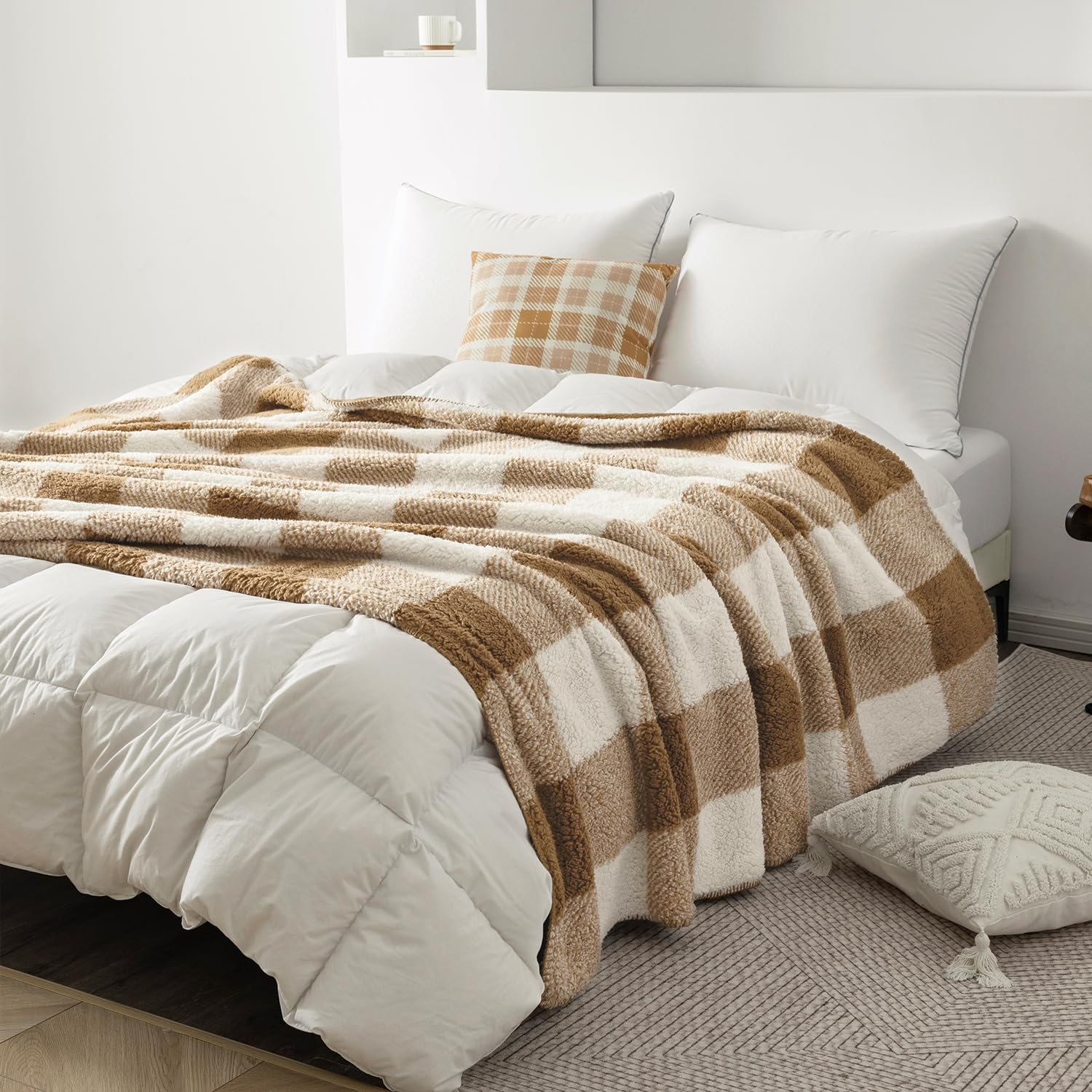 Condition photo showing New/Like New for LURKA Checkered Sherpa & Polar Fleece Throw Blanket - 2-Sided Luxury Hypoallergenic Blankets for Couch, Bed, Pets (Brown, Throw(50"x60"))