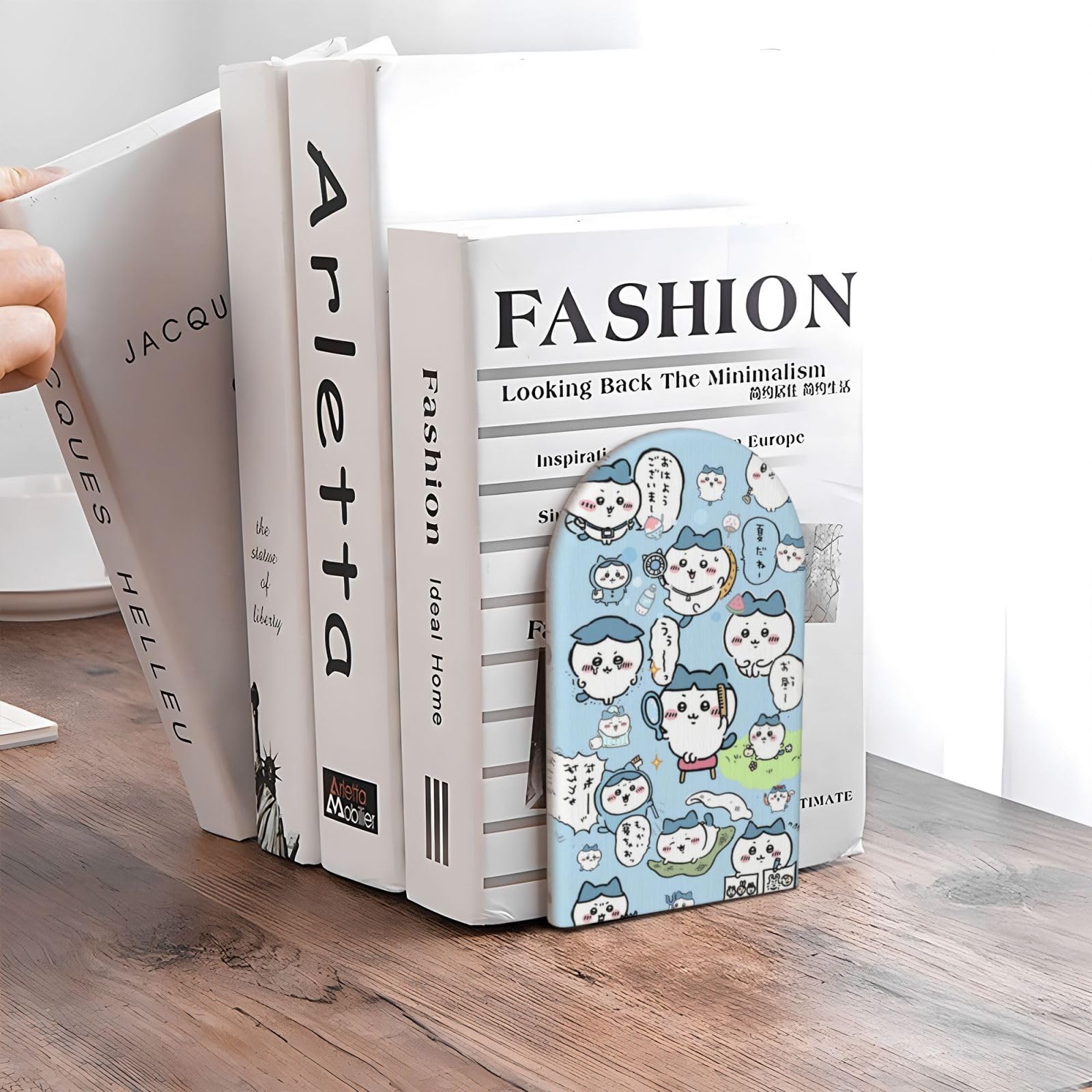 つばめの本立て Amazon.co.jp: 本立て ブックスタンドちいかわ ハチワレ 木製 倒れない