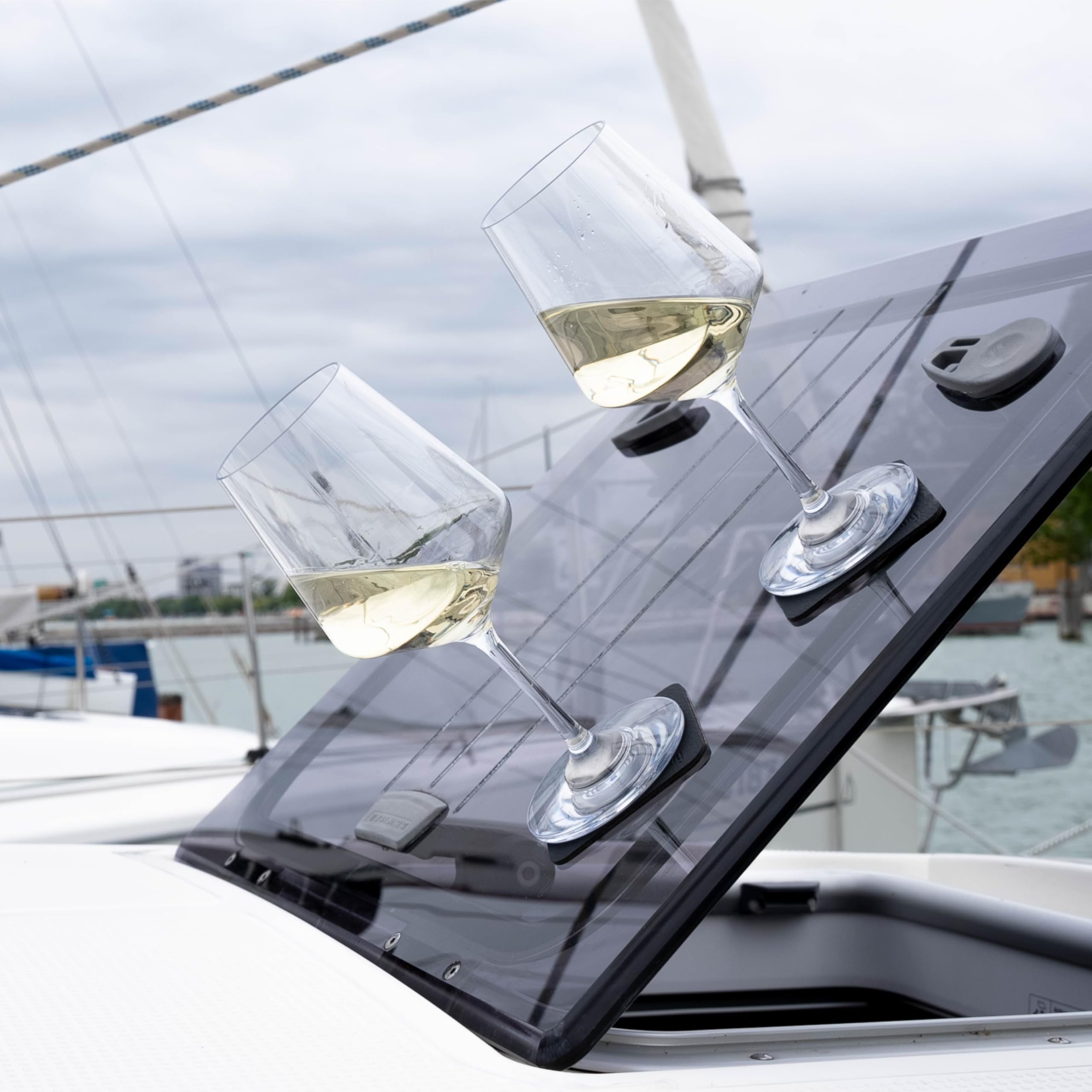 silwy® HIGH-TECH Magnet-Kunststoffgläser WEIN CLASSIC inkl. Metall-Nano-Gel-Pads - perfekt für Camping, Caravaning and Boating (Wein // 0,5 l // 2er Set)