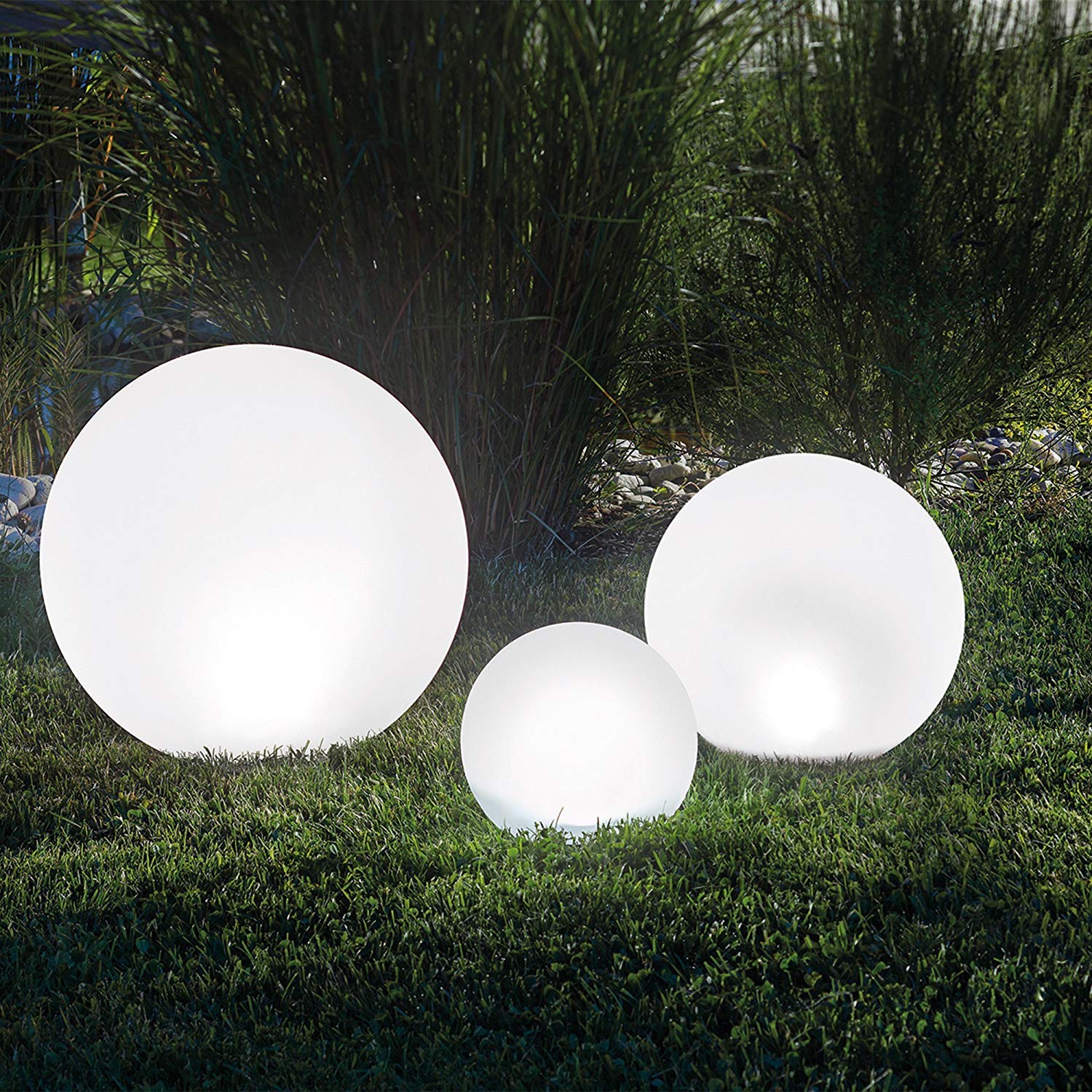 Esotec Solarkugeln für Außen 3er Set 20, 30 & 40 cm, Solar Leuchtkugeln Garten mit 7 Lichtfarben, Farbwechsel, wetterfest IP44, 102614