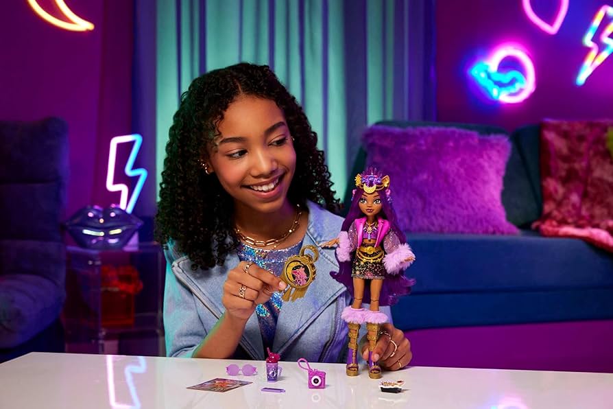 Amazon.com: Monster High Monster Fest Doll, Clawdeen Wolf Amazon.com: Monster High Monster Fest Doll, Clawdeen Wolf