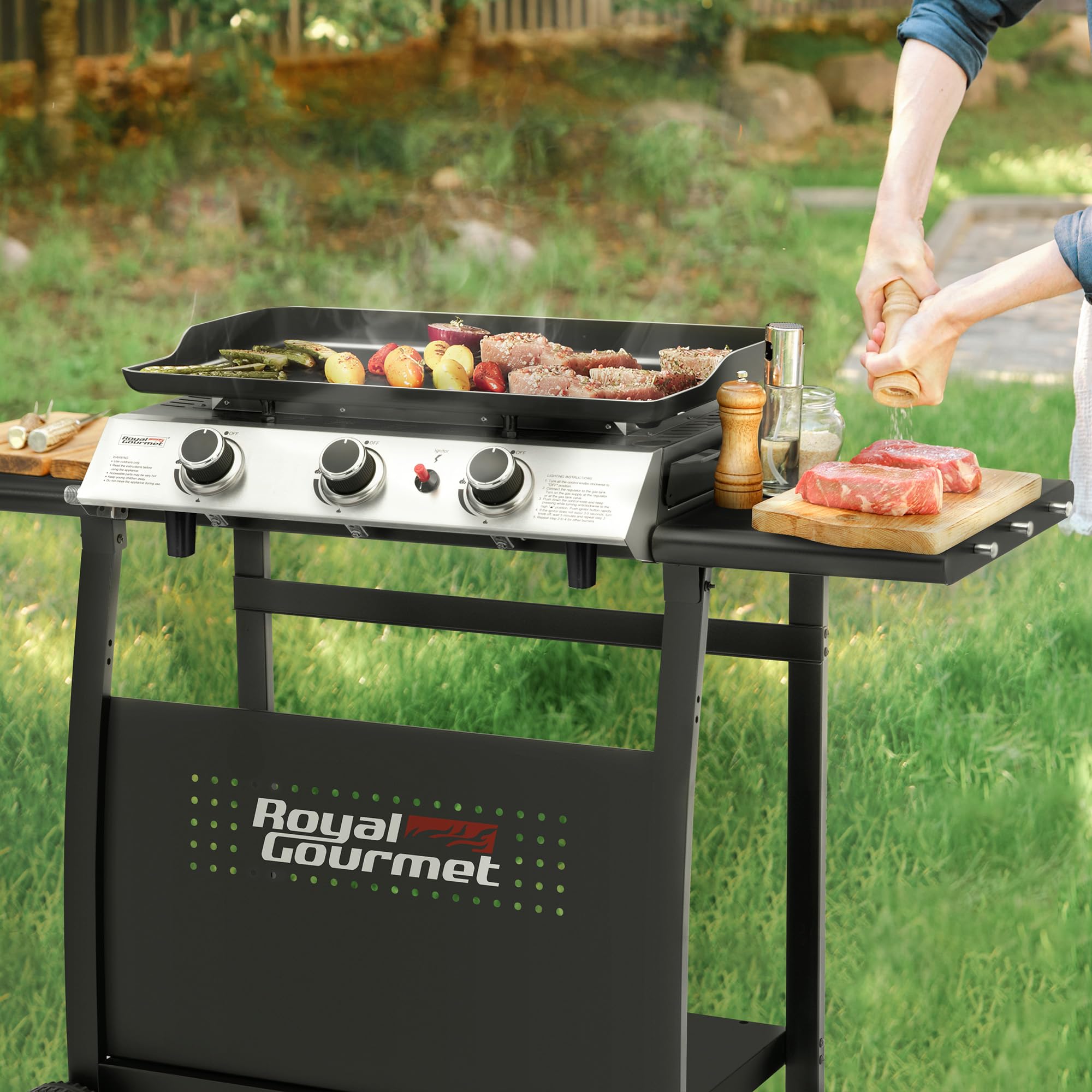 Royal Gourmet Plancha Gaz sur Chariot, 3 Brûleurs Puissance 7.5 kW, Plaque Amovible de Surface Cuisson 62,0 x 35,5 cm, Avec 2 Tablettes et 2 Roues, Portable pour Jardin et l' Extérieur, Noir