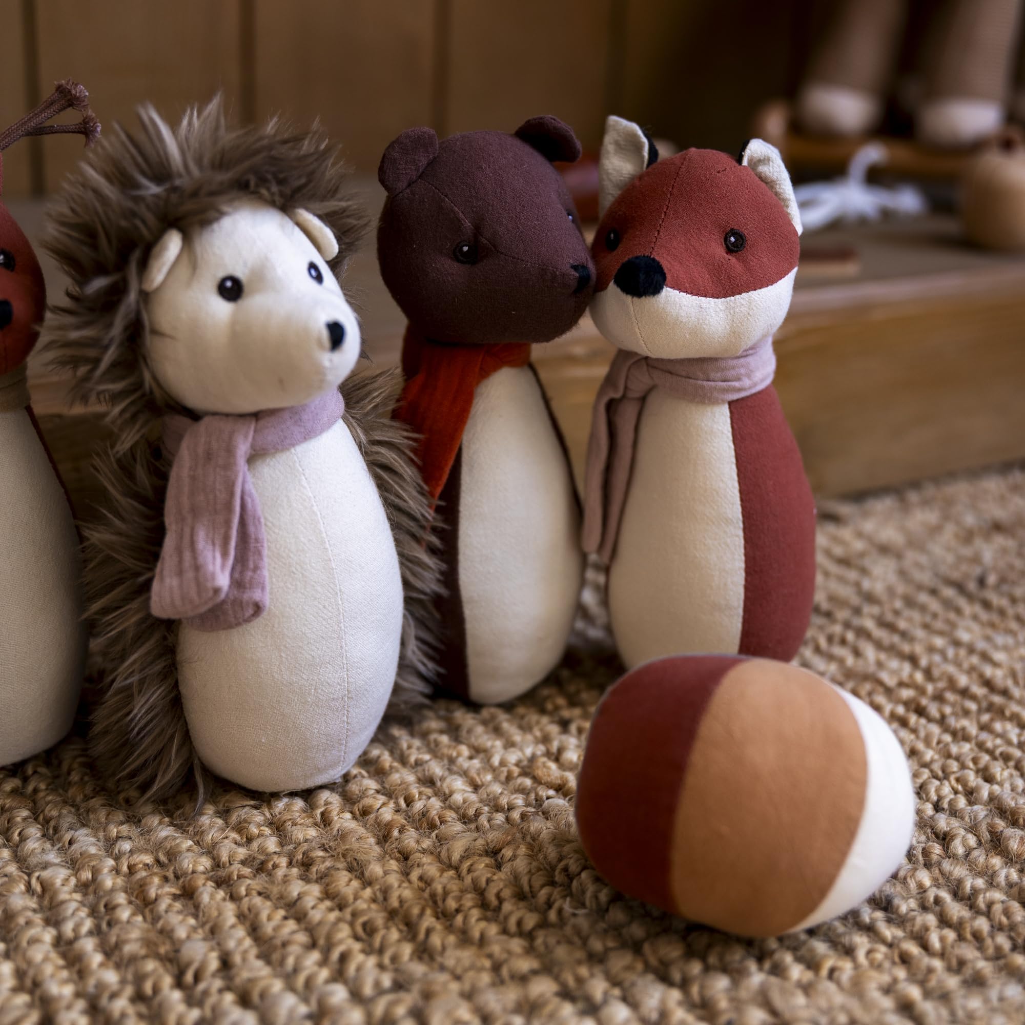 Egmont Toys Juego de bolos "Animales del Bosque" – Juego de bolos de algodón para niños, 5 conos de animales y pelota, juguete de motricidad para todas las edades, juego educativo para interior y