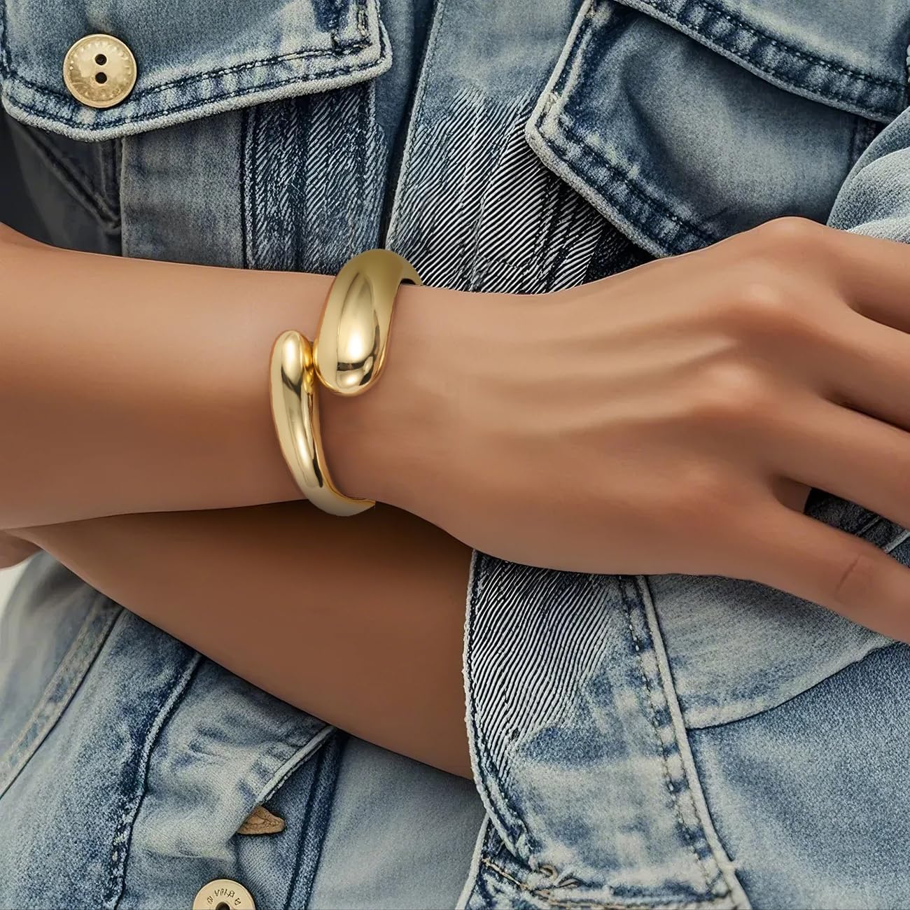 Emibele Cuff Bracelet Stack, 18K Gold-plated Open Bangle Bracelet, Teardrop Hinged Thick Wrist Chunky Bracelet Set for Women, Non Tarnish Jewelry Gift, 2 Pack