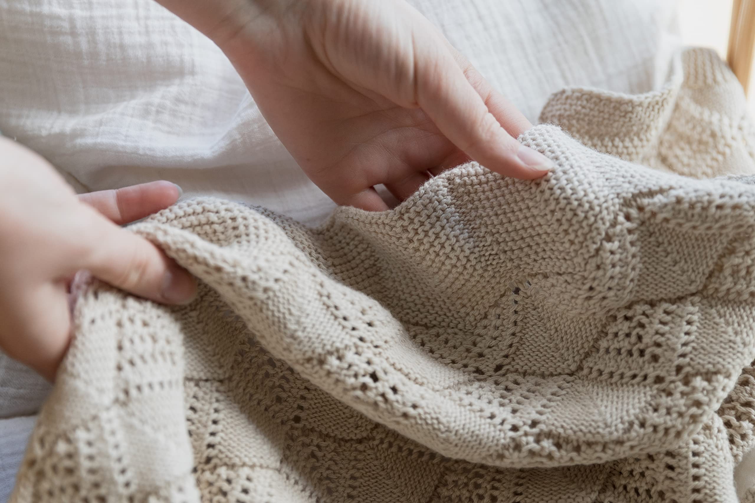 Kocyk dzianinowy BIBS Pointelle, 100% organicznej bawełny, 70x100 cm, mięciutki kocyk niemowlęcy, 100% bawełna organiczna. Wyprodukowano w Danii Pointelle/Ivory