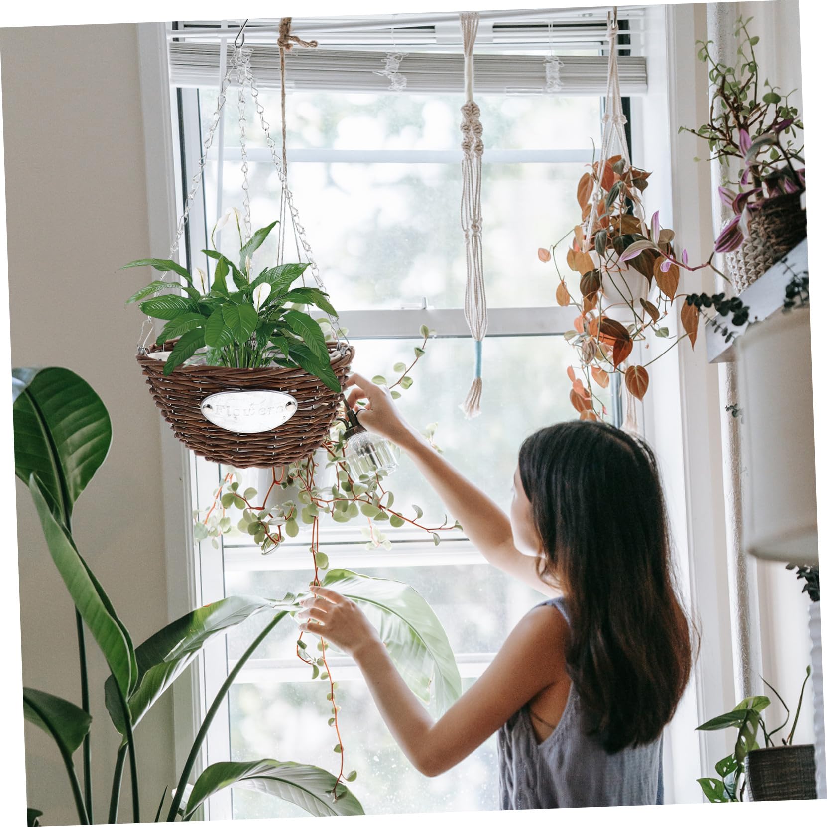 Fioriere Appese in Rattan e Metallo, Set 2 Vasi Sospesi 25 CM per Piante da Esterno e Interno, Cesto Medio per Balcone e Decorazioni Casa