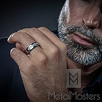Vista 4 de Metal Masters Co. Anillo de compromiso para hombre de titanio con 9 circonitas cúbicas grandes de corte princesa