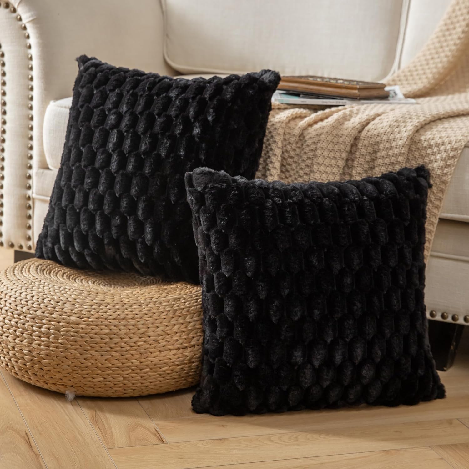 Pack of 2 Super Soft Throw Pillow Covers 16x16 Inch Faux Fur Plush Pillowcase Luxury Cozy Fluffy Decorative Cushion Cover for Sofa Couch Bed Livingroom Black