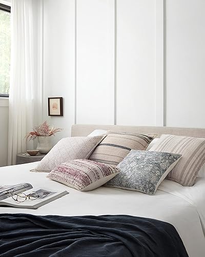 Miniatura 3 de Loloi Chris Loves Julia x Pillow Collection PCJ0002 - Almohada de poliéster (13 x 21 pulgadas), color borgoñamarfil