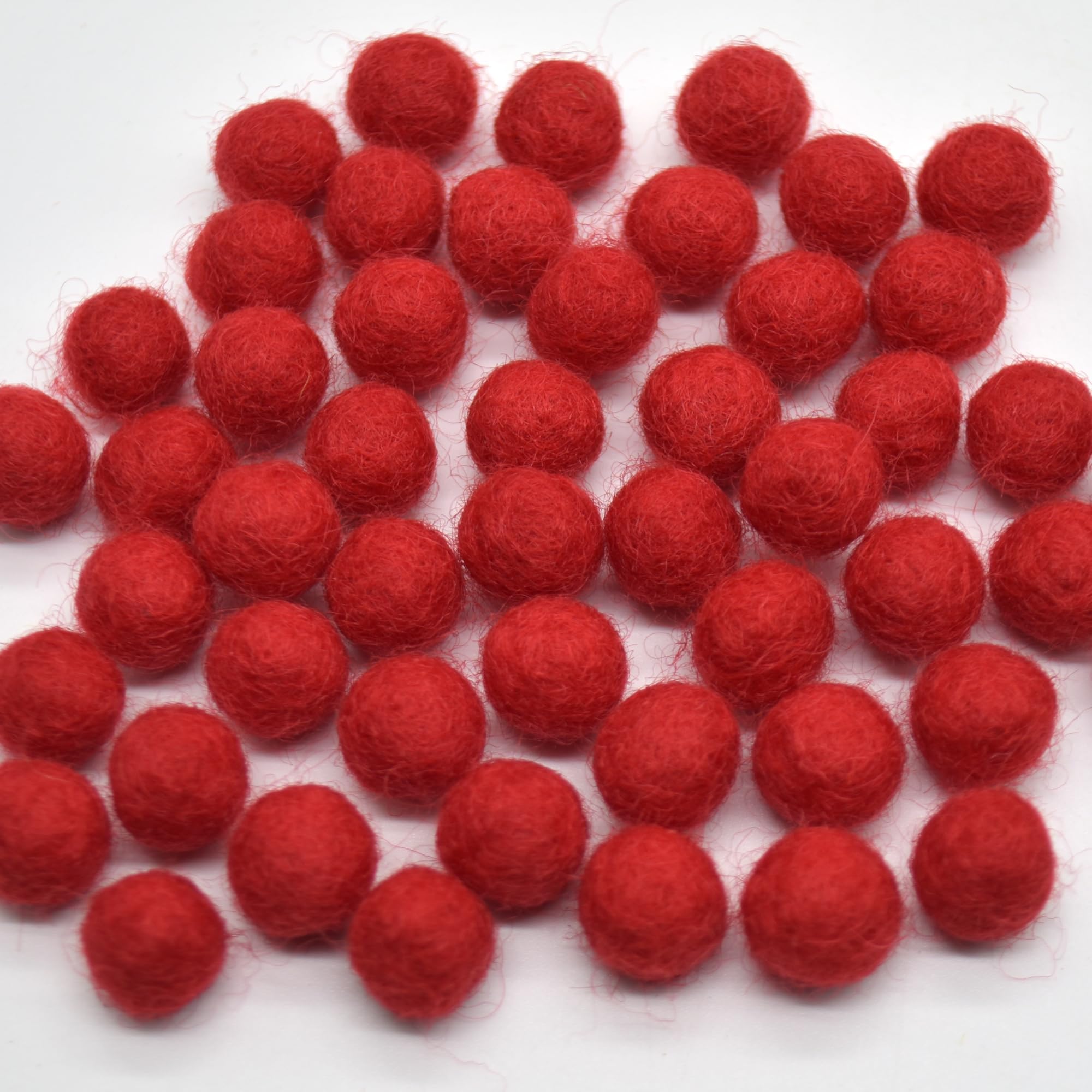 Oriental Direct based in Yorkshire 100% Wool Felt Balls - 100 Felt Balls - 1cm - Red