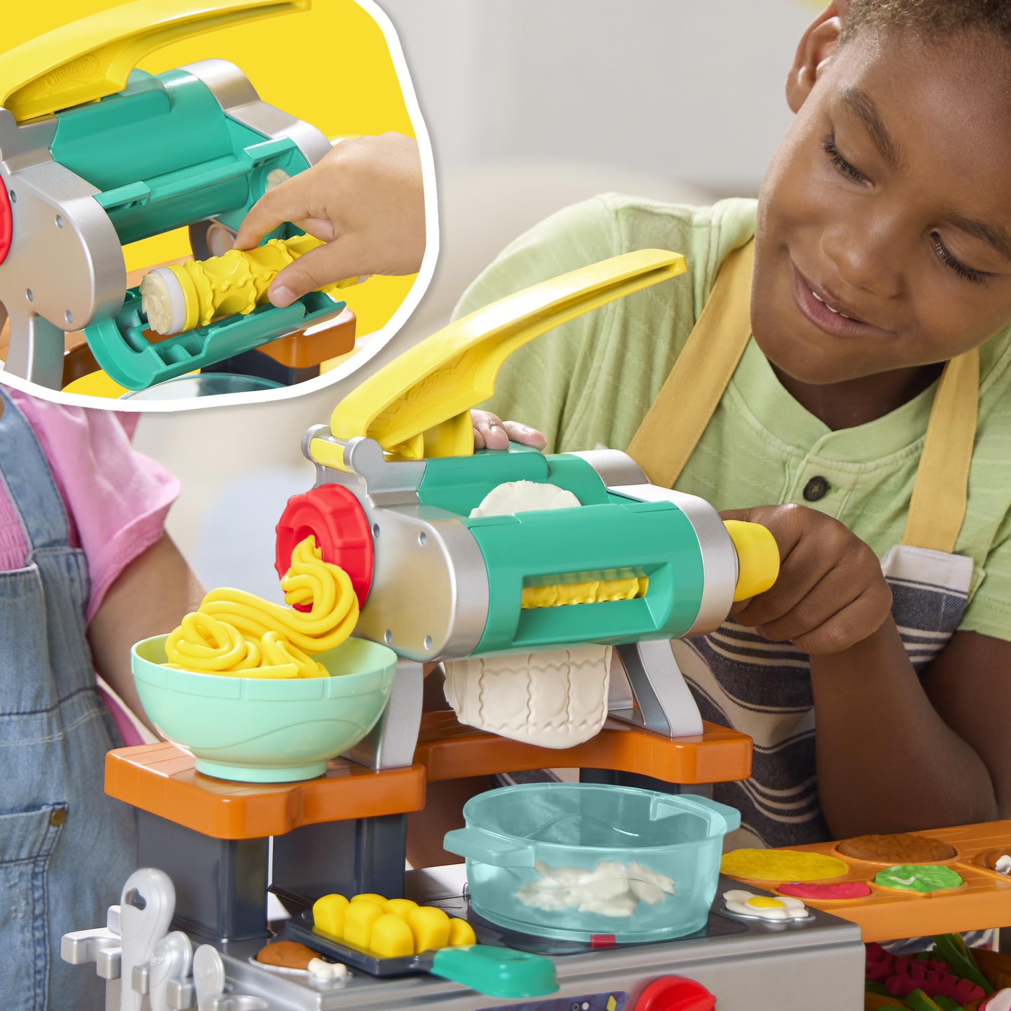 Play-Doh, La Cocina de los Minichefs, Sonidos de Cocina de Juguete realistas, Más de 25 Alimentos de Juguete Que Crear, Manualidades Infantiles, A Partir de 3 años