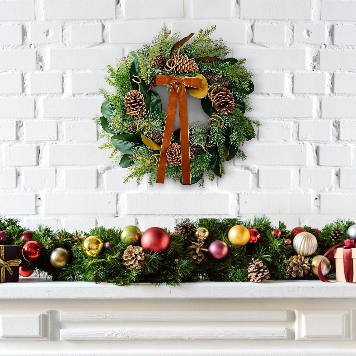 Giegxin 20インチ 人工クリスマスリース 蝶結び付き マグノリアの葉 松ぼっくりのコレクション Xmas ウィンター リース