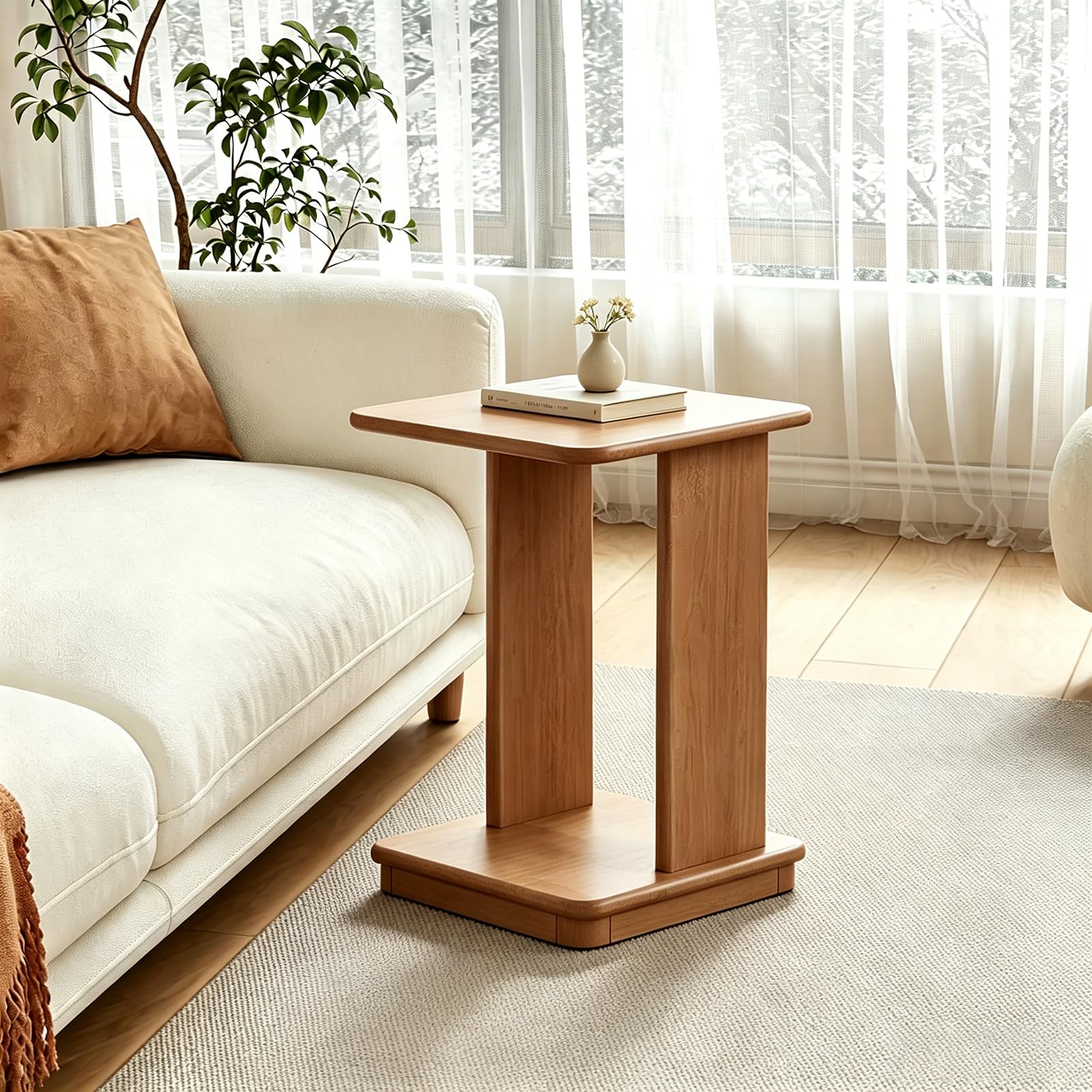 Mesita Auxiliar en Forma de C de Madera Maciza con Ruedas y Dos Niveles | Mesa de Centro Pequeña Móvil para Salón, Sofá o Sillón | Fácil de Mover y Ahorra Espacio | 35x45x50 cm (Color natural)