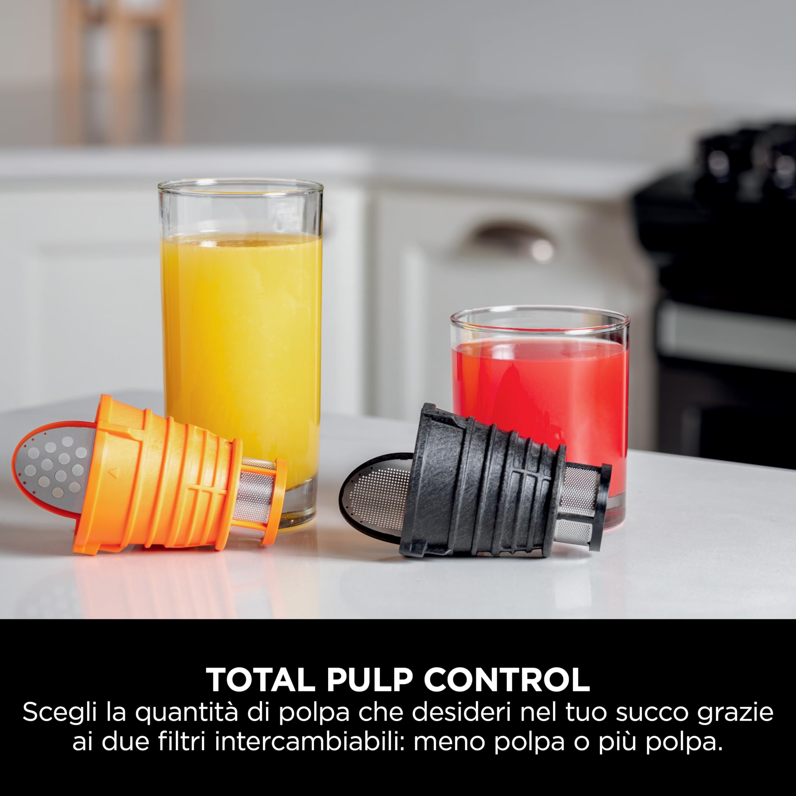 Ninja Cold Press Estrattore di Succo, Caraffa da 700ml, Contenitore Polpa 1,1 L, Prepara Succhi Freschi, Bevande e Shot Salutari, Compatto, Lavabile in Lavastoviglie, Parti Rimovibili, Grigio JC151EU