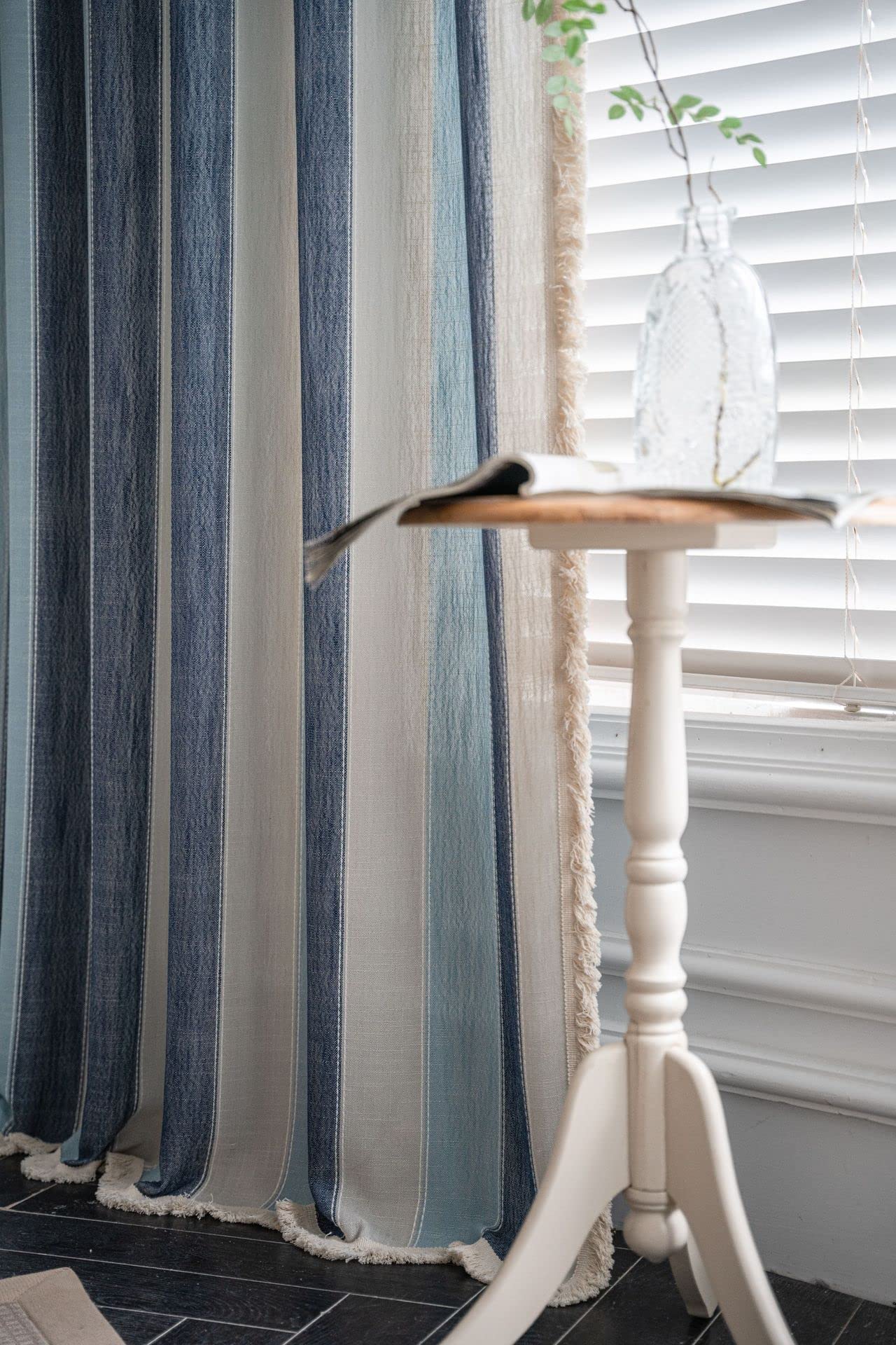 Rideau Boho 243,8 cm de long pour chambre à coucher et salon, rayé, coton et lin, semi-occultant, style ferme, panneau de rideau de fenêtre bohème à pompon avec passe-tringle et drapé (1