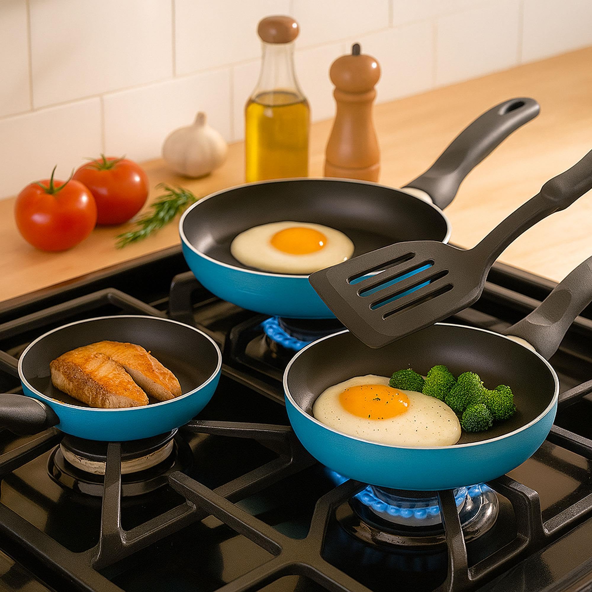 Urban Cook Set de Batería de cocina de 8pc en acero inoxidable + 3 Sartenes Ø16Ø20Ø24cm Azul mate en aluminio prensado
