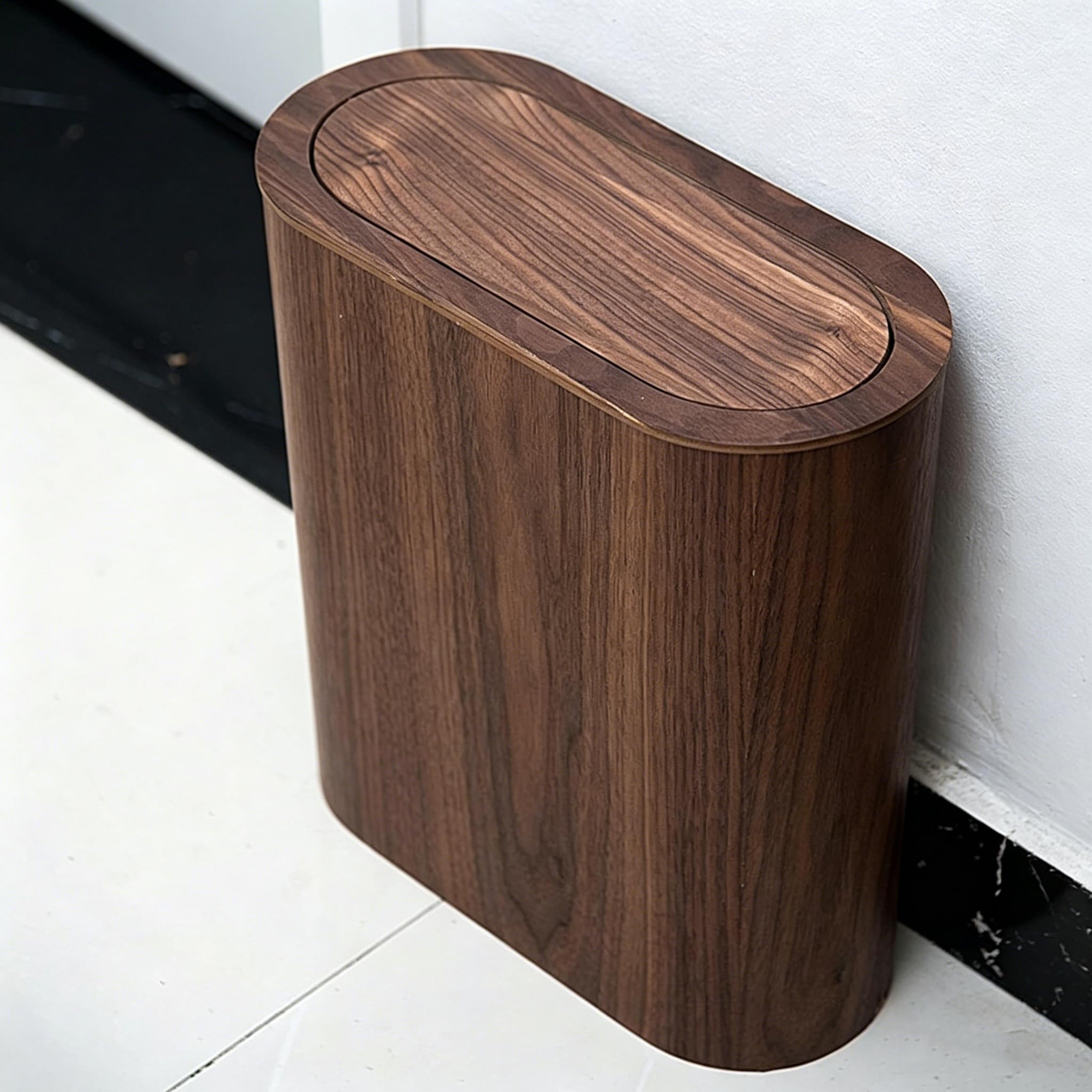 Piccola pattumiera in Legno Stile Nordico, bidone Stretto con Coperchio Basculante, Cestino Resistente per Bagno, Cucina e Ufficio(Color:Marrone Scuro)