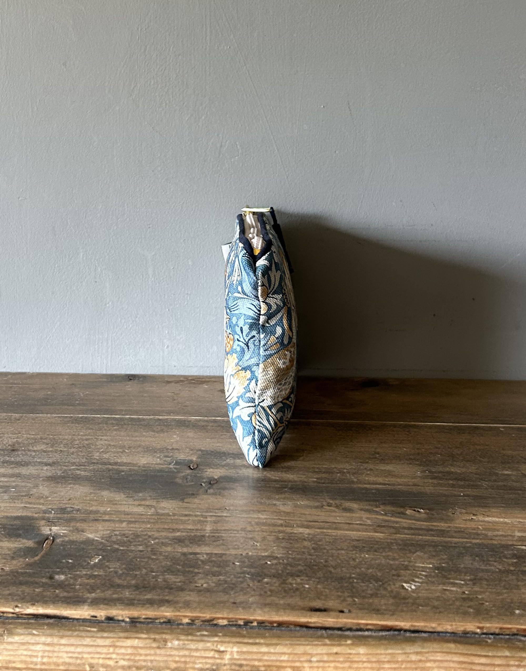 William Morris Strawberry Thief kosmetyczka, NIEBIESKI, 18cm x 12.5cm x 1.5cm, Miękka torba z zamkiem błyskawicznym
