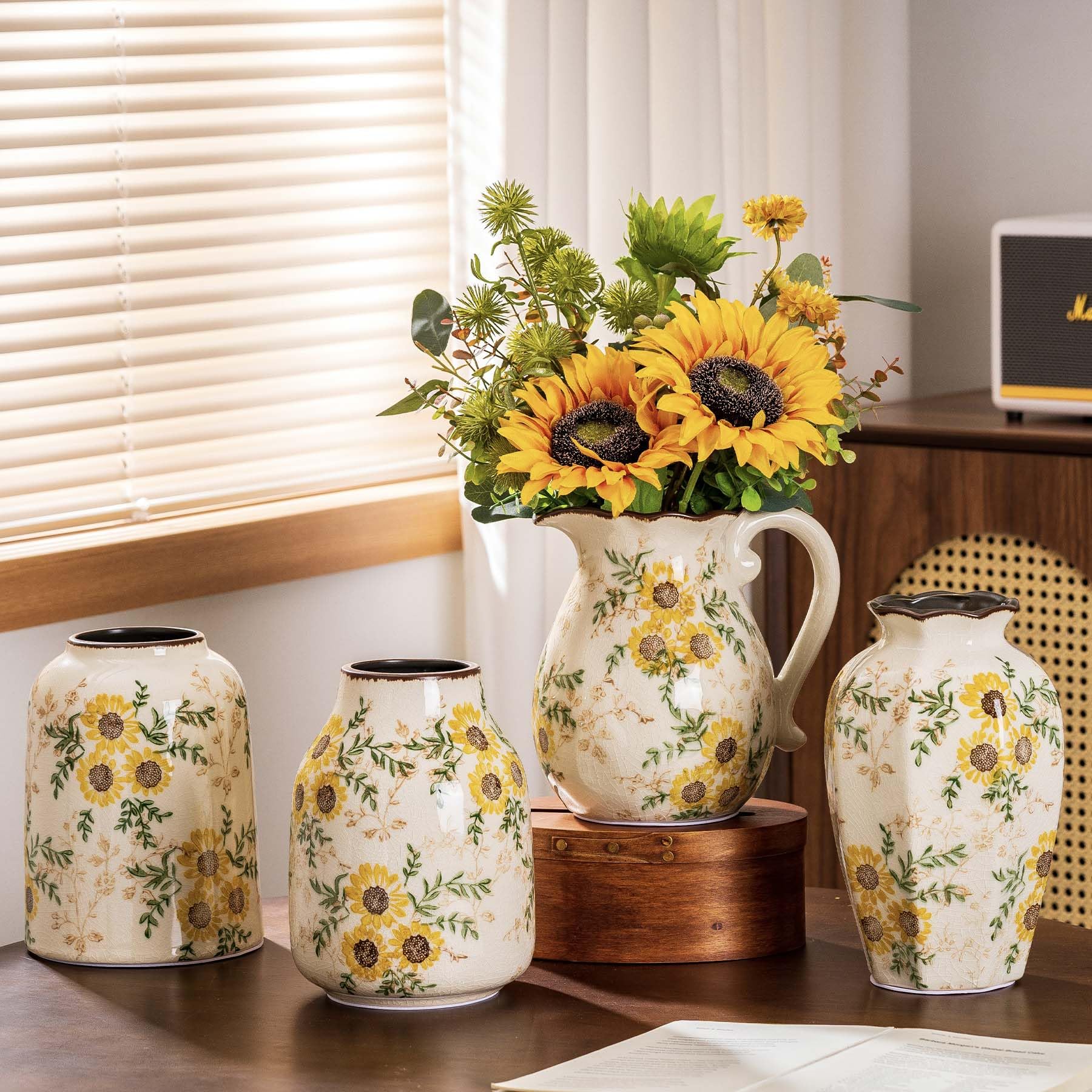 pataya　VINTAGE flower vase2つセット Amazon.com: Sunflower Vintage Ceramic Yellow Floral Vase 7.8