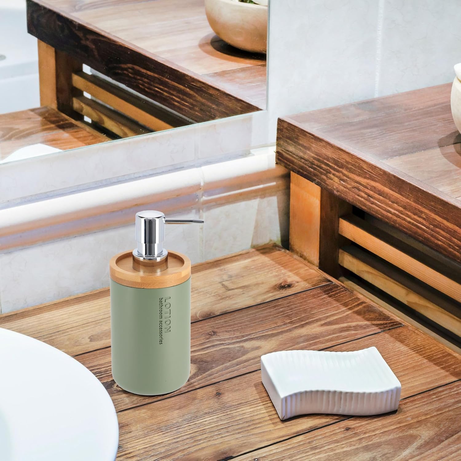 Chic Matte Green Soap Dispenser with Natural Bamboo Accent - Polyresin Hand Wash Pump, Versatile Bathroom Accessory
