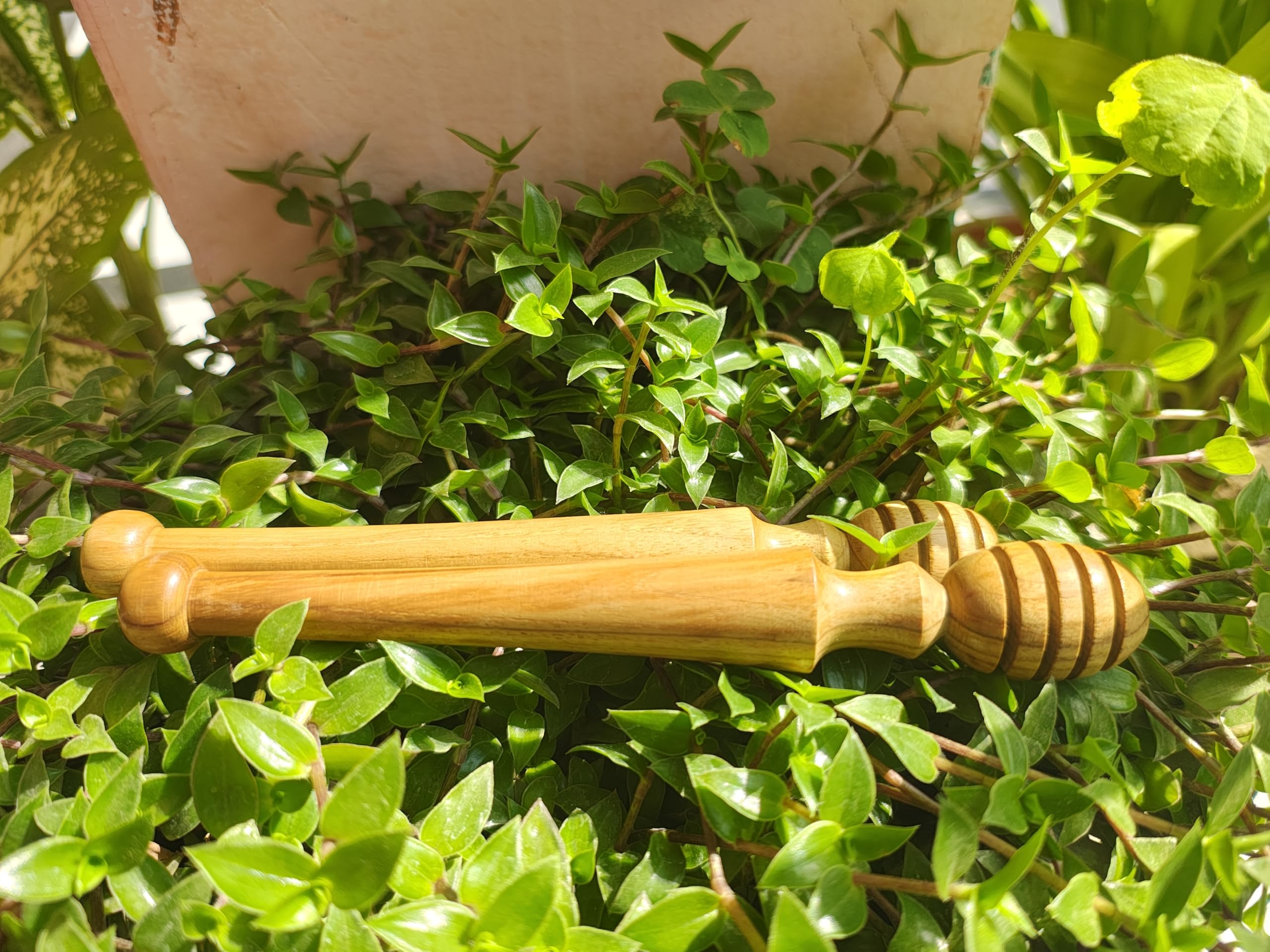 Set of 2 - 7 Inch Wooden Honey Dippers for Drizzling - Handcrafted Sagwan Wood Sticks with Deep Grooves - Natural Drizzler for Honey, Syrup, and Herbal Mixes 3