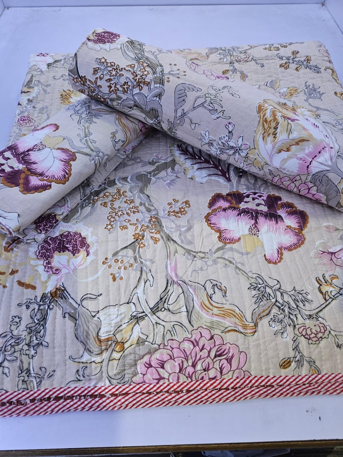 Floral Print badcover,Quilted Bedspread, Vintage Botanical Pattern with Purple Flowers, Beige Base with Striped Border-image-45