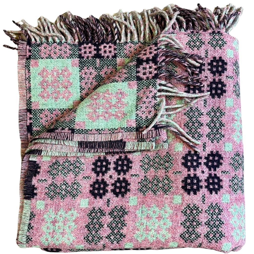 Cadwyn Amaranth - Pink Welsh Tapestry Woollen Throw. Traditional Carthen Welsh Blanket - Caernarfon pattern. Finished with fringing
