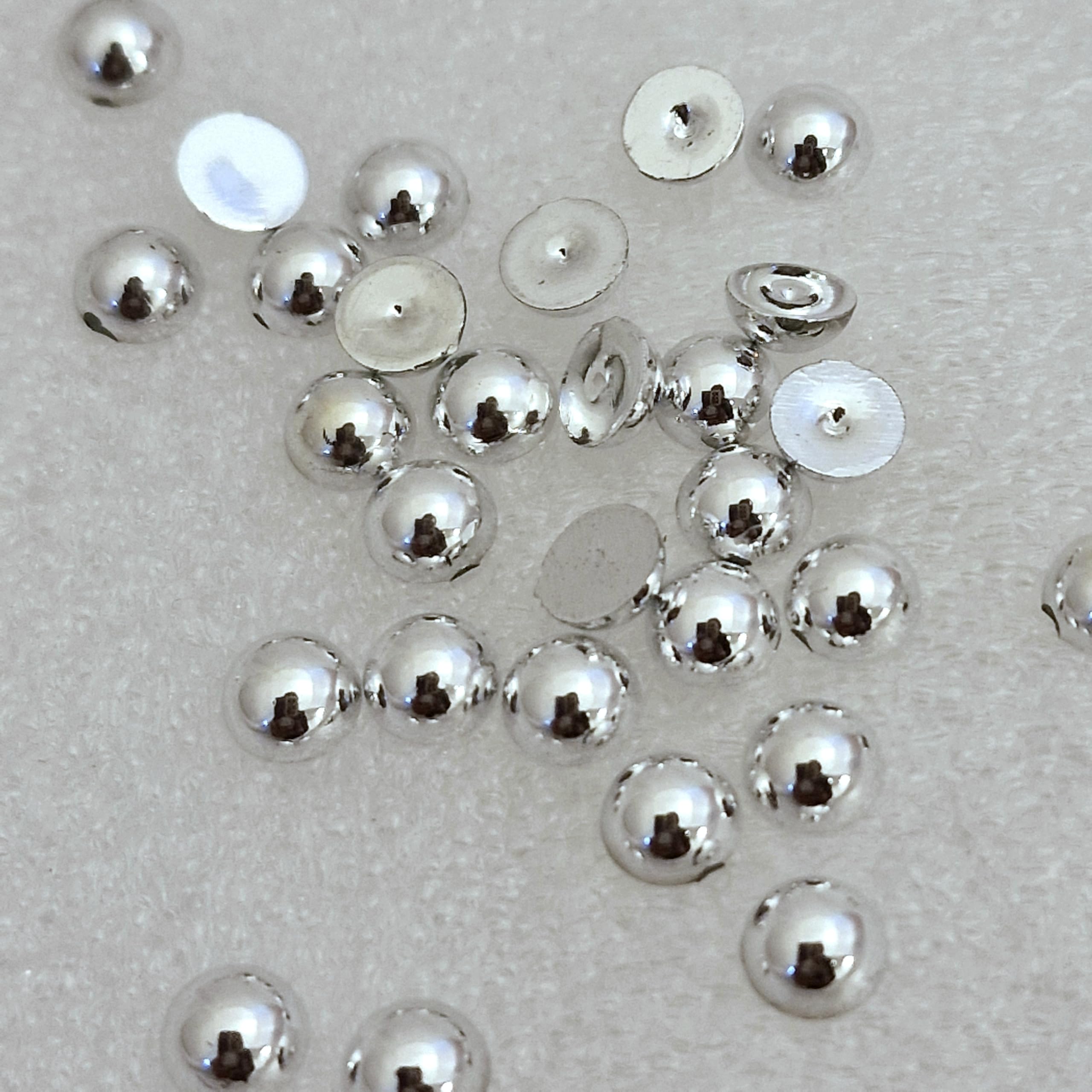MajorCrafts® 200pcs 8mm Metallic Silver Flat Back Half Round Resin Pearls Craft Embellishments C37