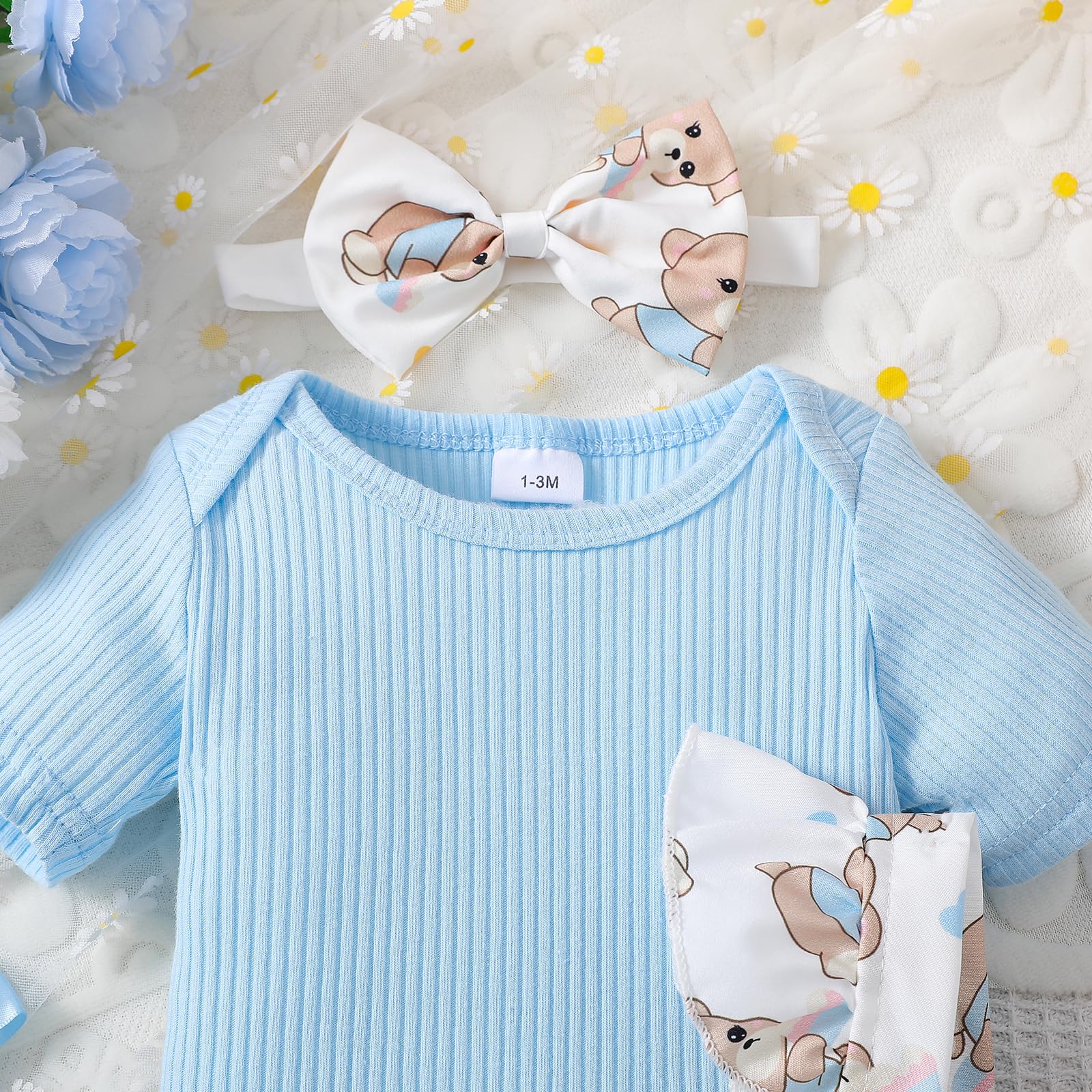 Conjunto de mameluco de manga corta acanalada con falda con tirantes y babero y diadema, 3 piezas — view 3