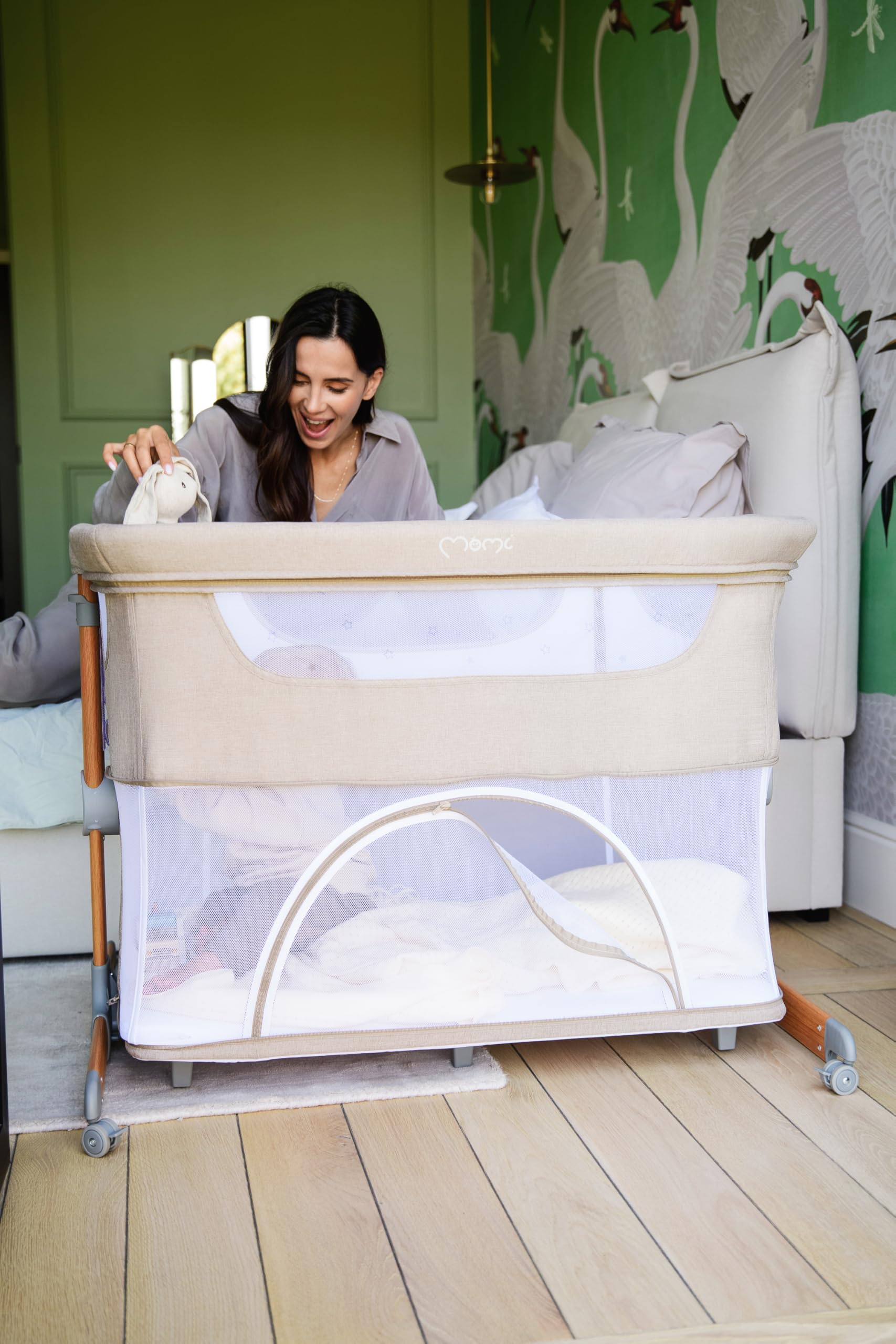 Momi Lettino multifunzione SMART BED 4-in-1, lettino co-sleeping e box, per bambini fino a 15 kg di peso, con altezza regolabile a 5 livelli, con materassino, cinghie di fissaggio e rotelle