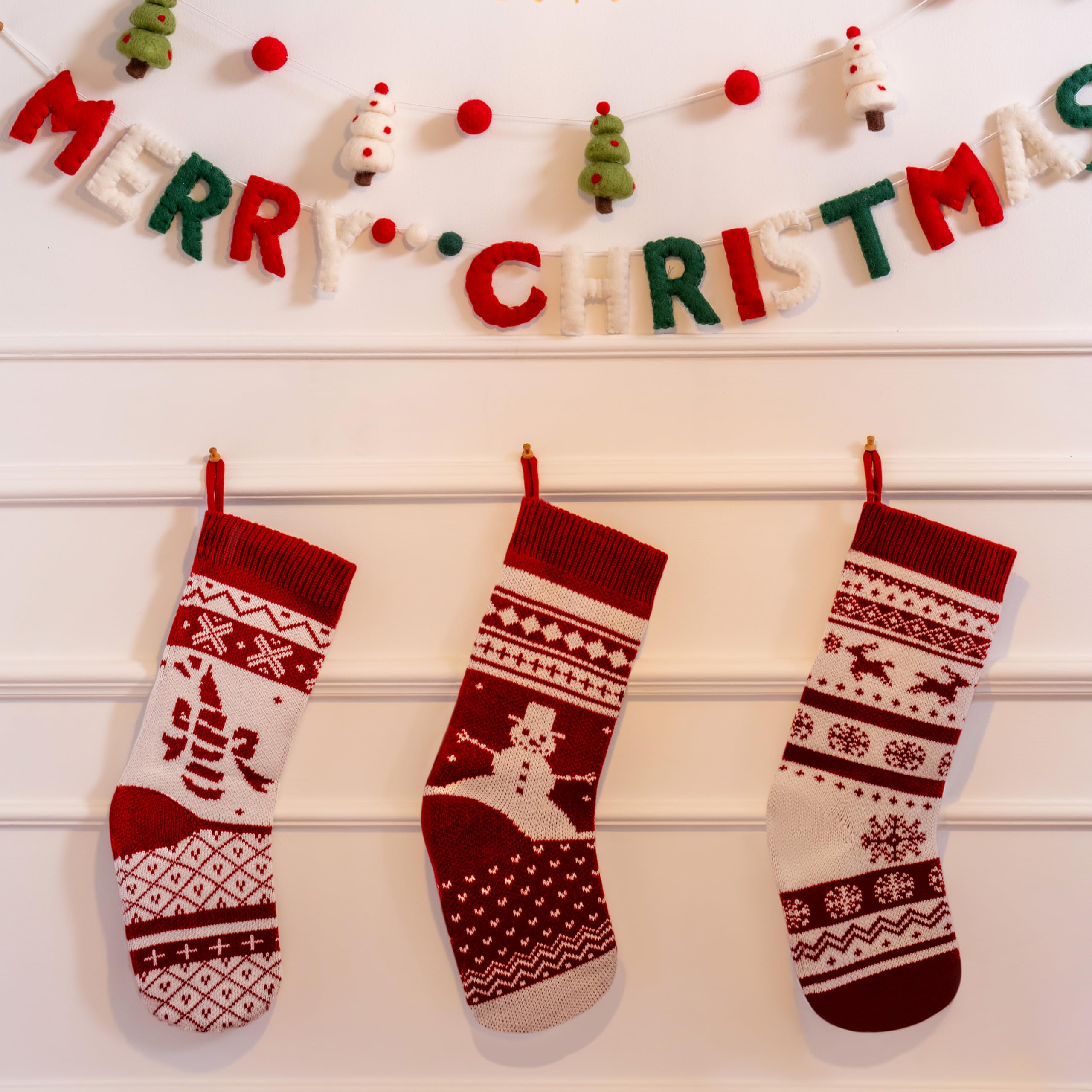 JOYIN 3er-Pack 18" gestrickte Weihnachtsstrümpfe, große Weihnachtsstrümpfe aus rustikalem Garn für die Weihnachtsdekoration der Familie